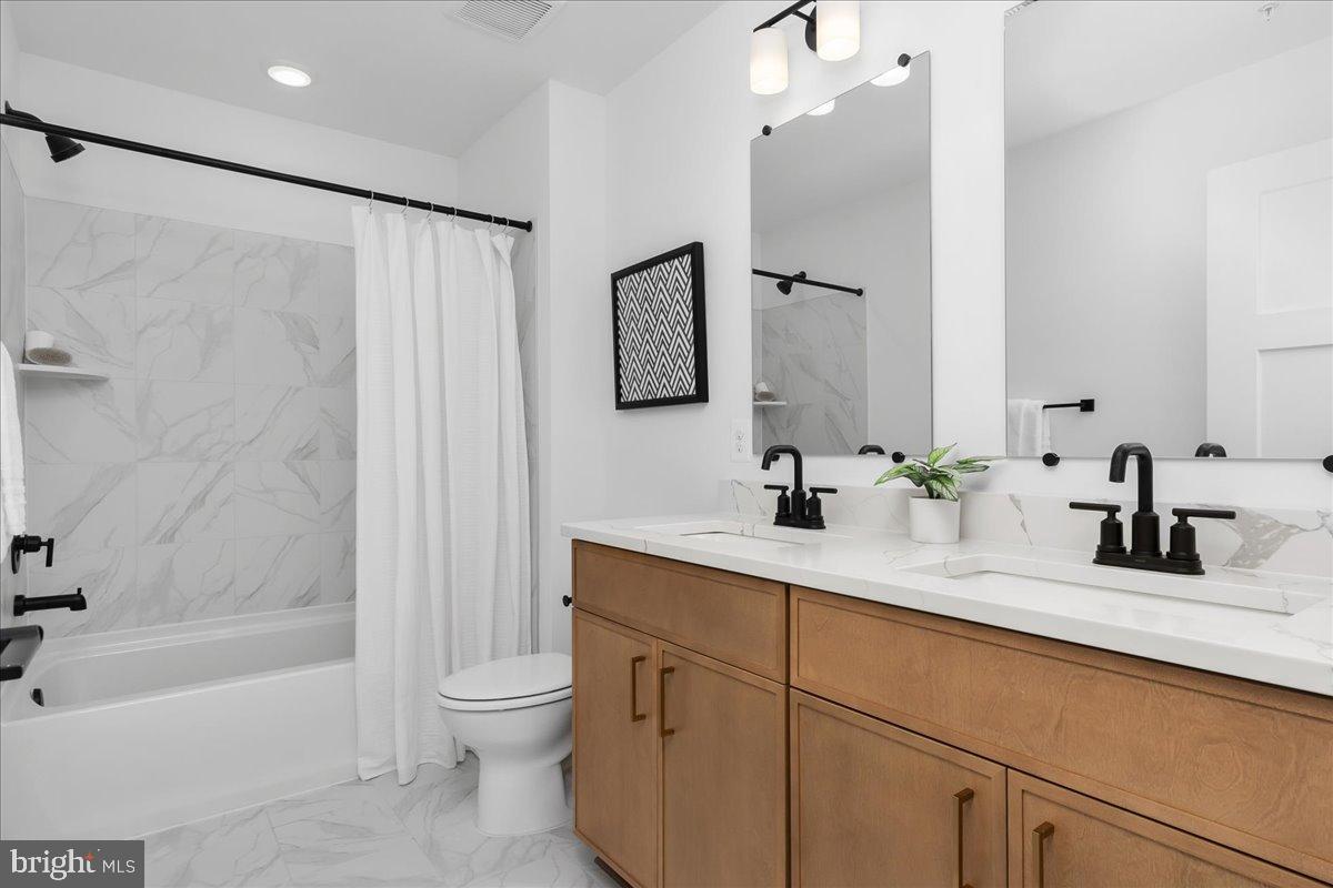 VISTAS ON CHESTNUT HILL - Residential