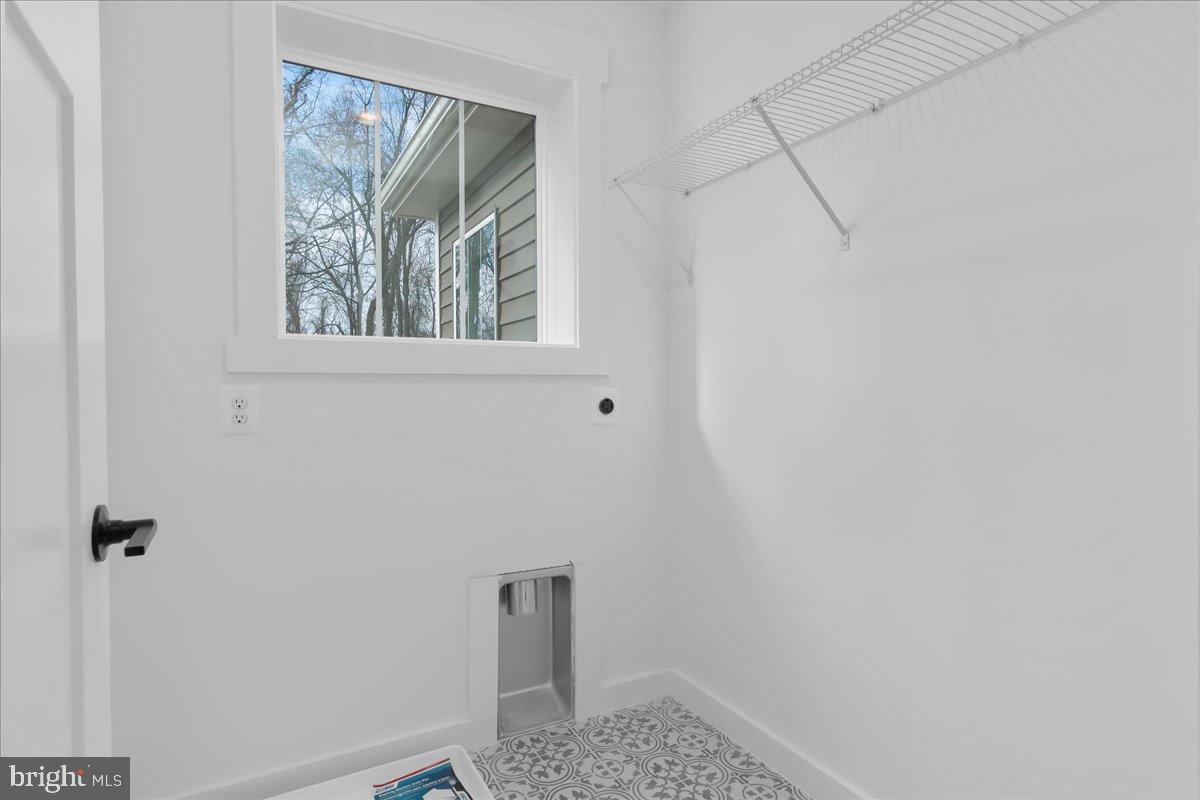 VISTAS ON CHESTNUT HILL - Residential