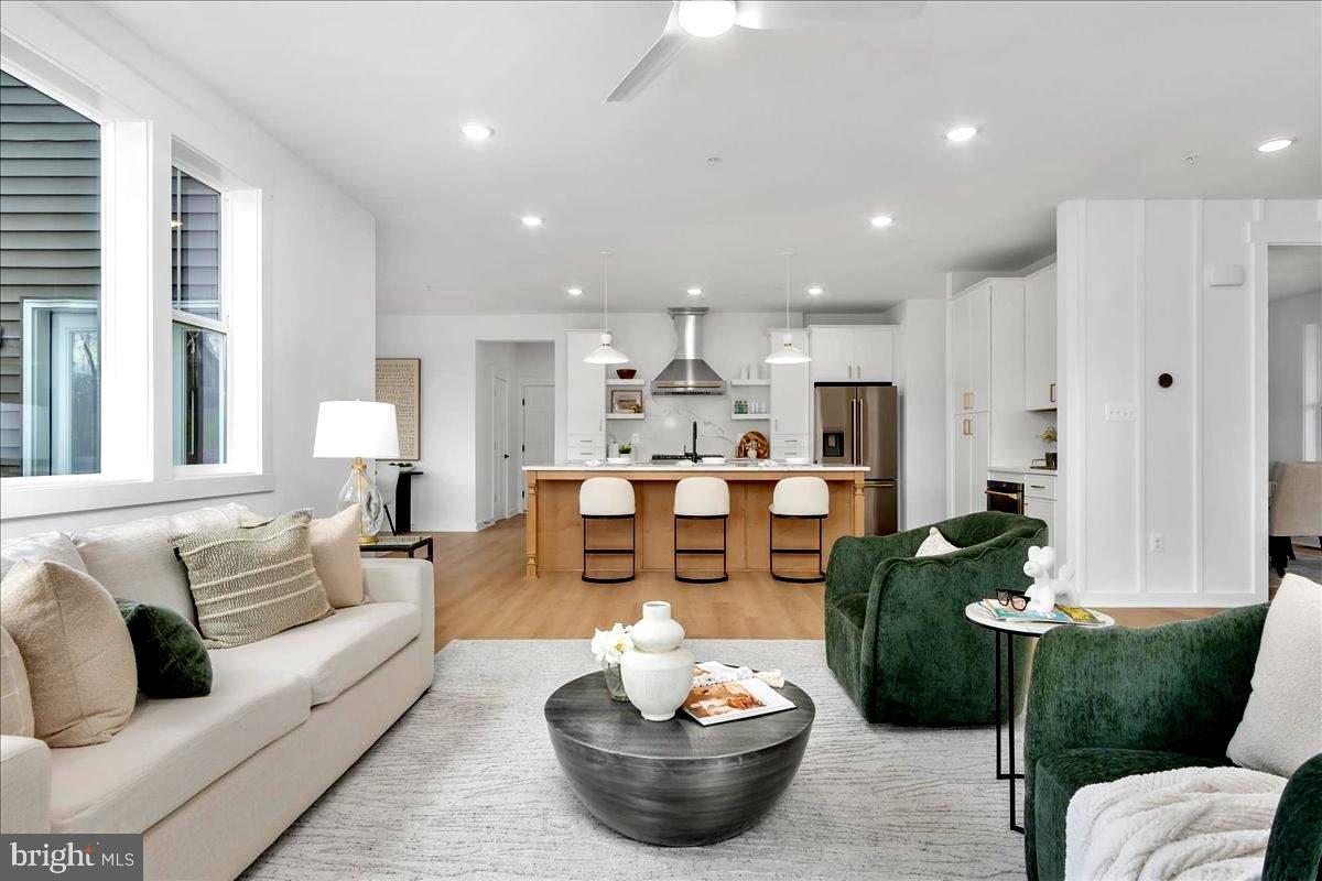 VISTAS ON CHESTNUT HILL - Residential