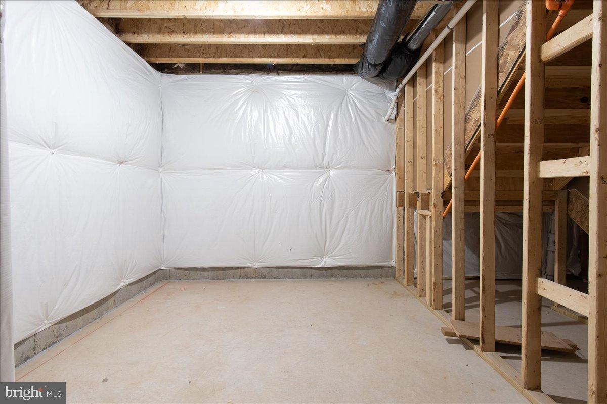 VISTAS ON CHESTNUT HILL - Residential