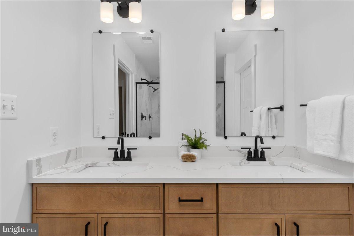 VISTAS ON CHESTNUT HILL - Residential