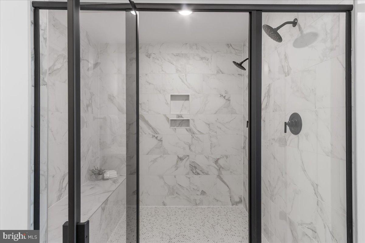 VISTAS ON CHESTNUT HILL - Residential