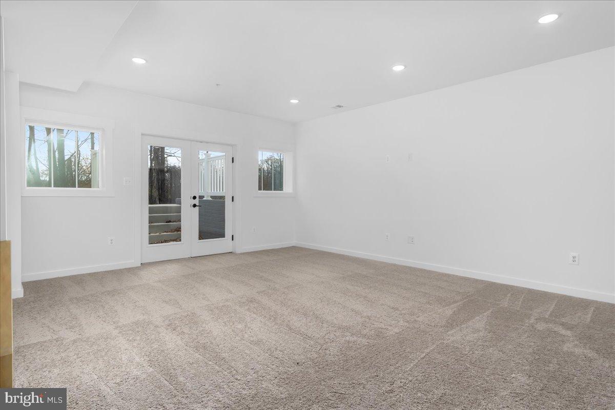 VISTAS ON CHESTNUT HILL - Residential