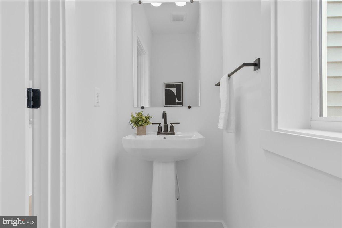 VISTAS ON CHESTNUT HILL - Residential