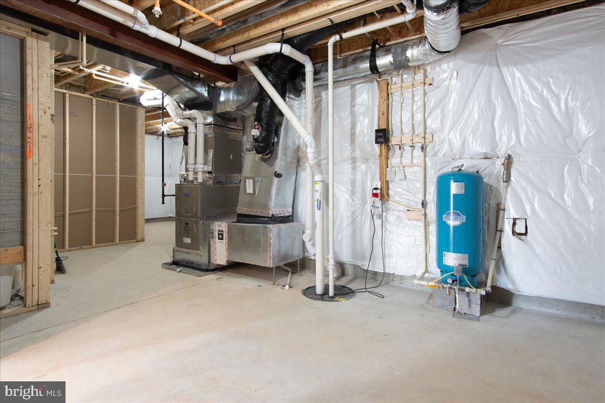 VISTAS ON CHESTNUT HILL - Residential