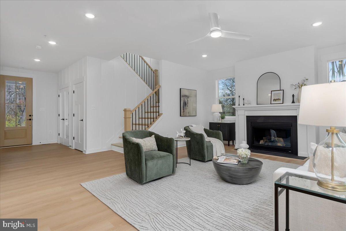 VISTAS ON CHESTNUT HILL - Residential