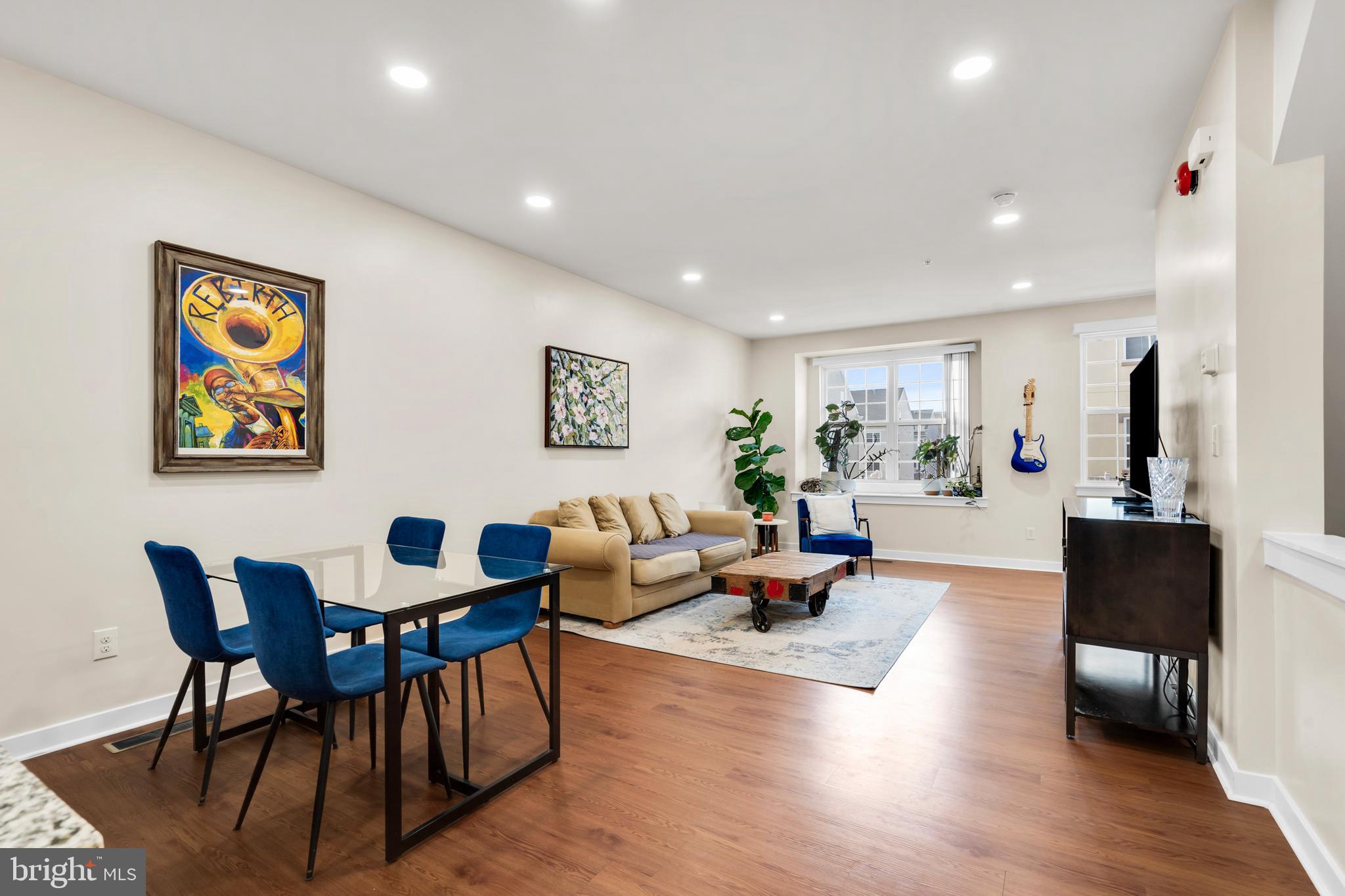 WATERSIDE - Residential