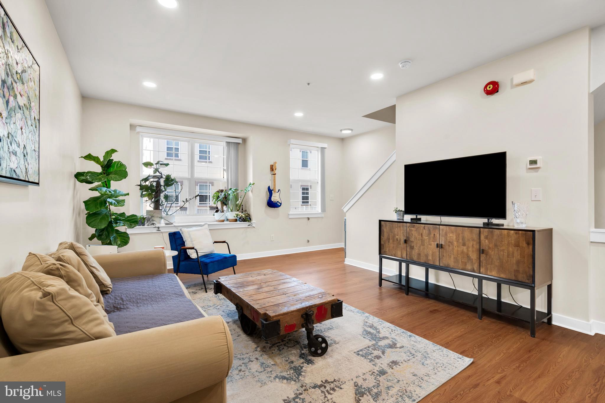 WATERSIDE - Residential