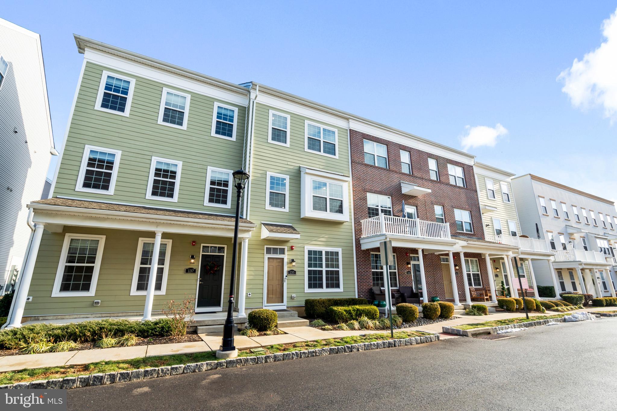 WATERSIDE - Residential