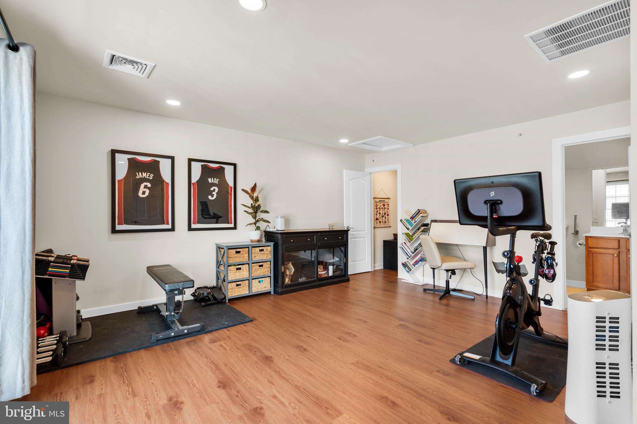 WATERSIDE - Residential