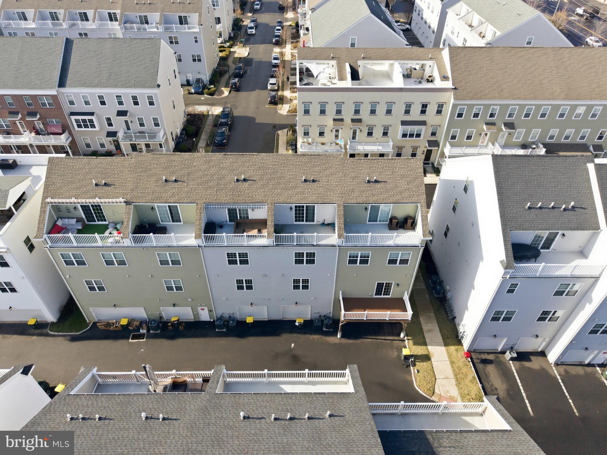 WATERSIDE - Residential