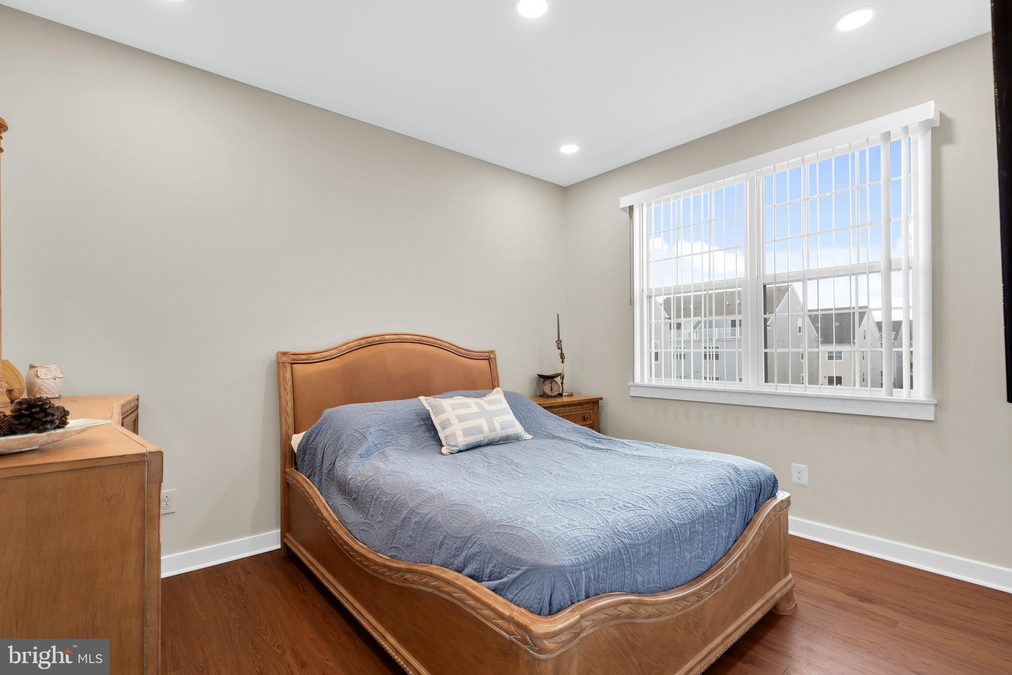 WATERSIDE - Residential