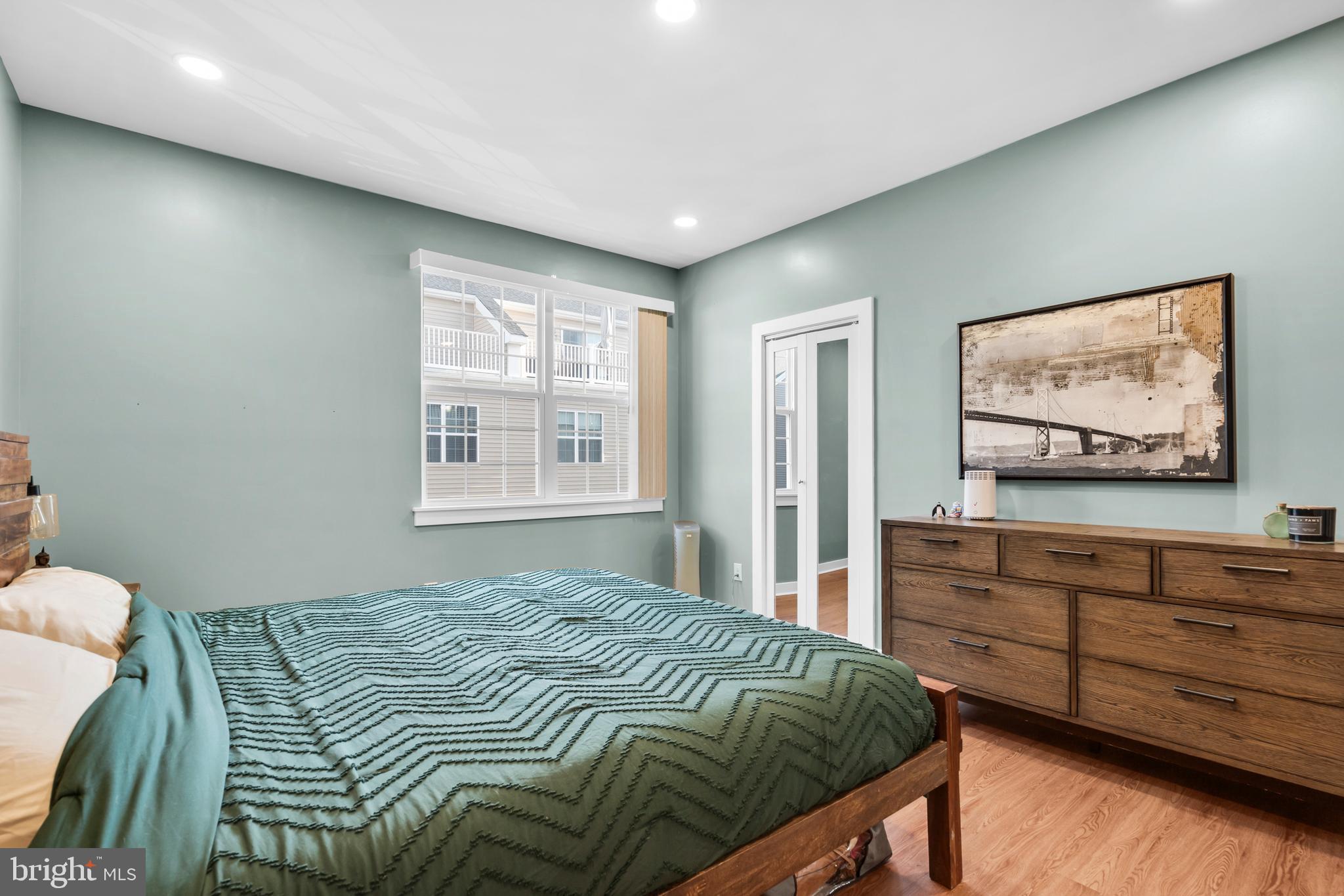 WATERSIDE - Residential