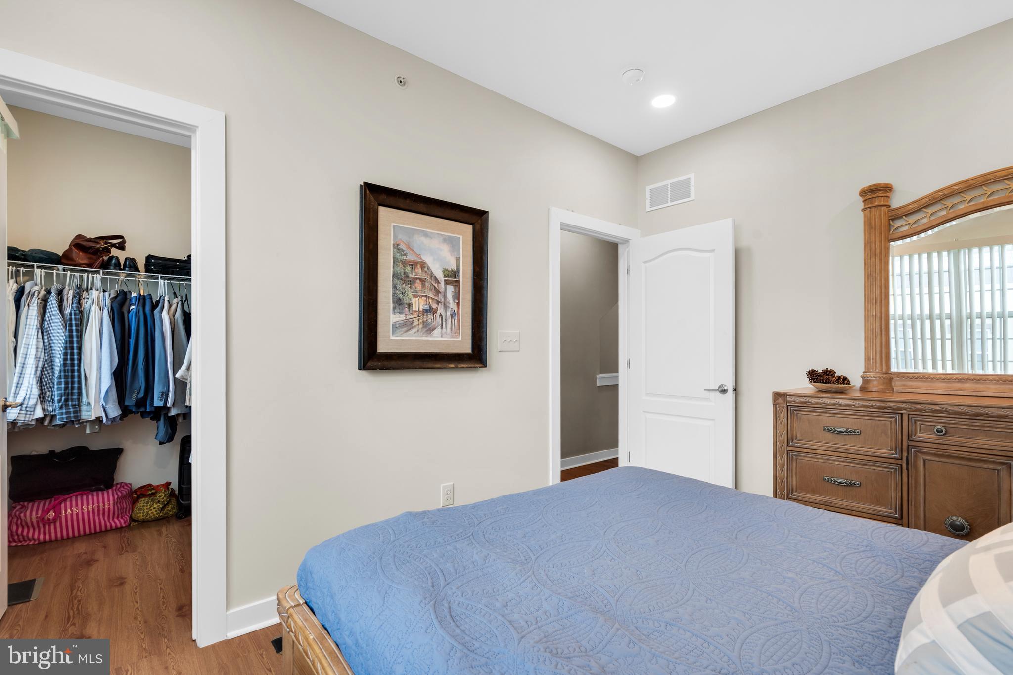 WATERSIDE - Residential