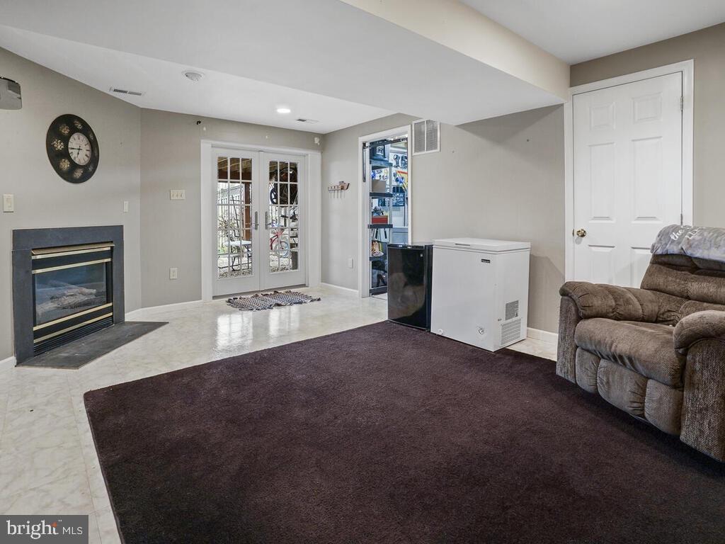 WHITTIER - Residential