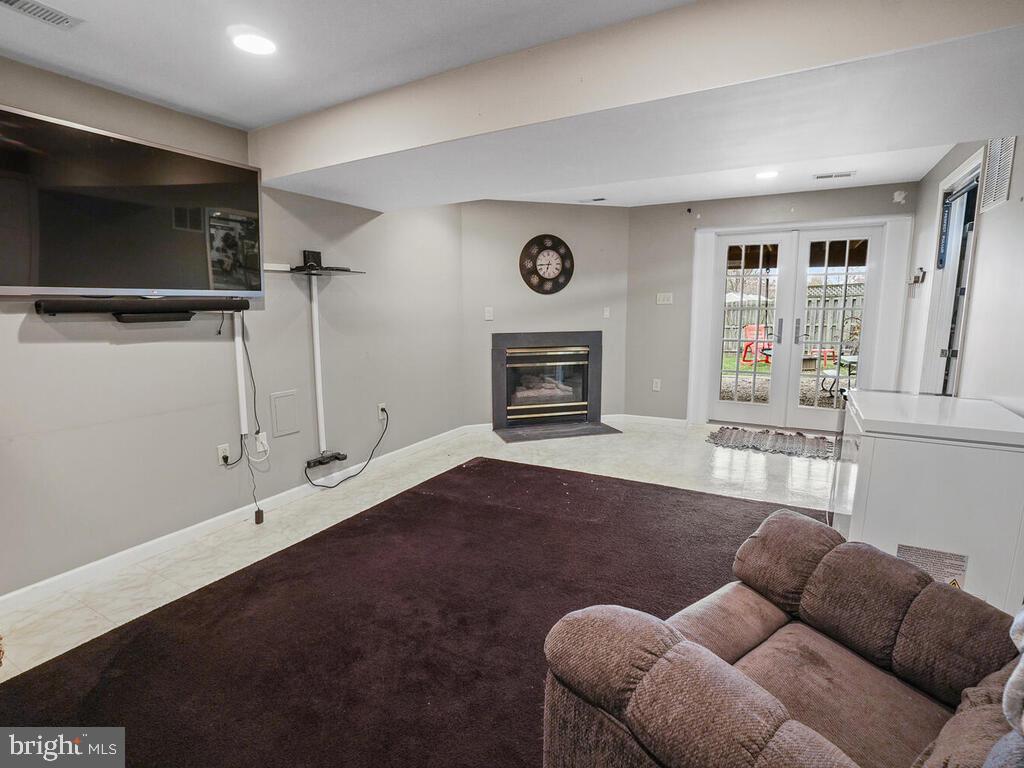 WHITTIER - Residential