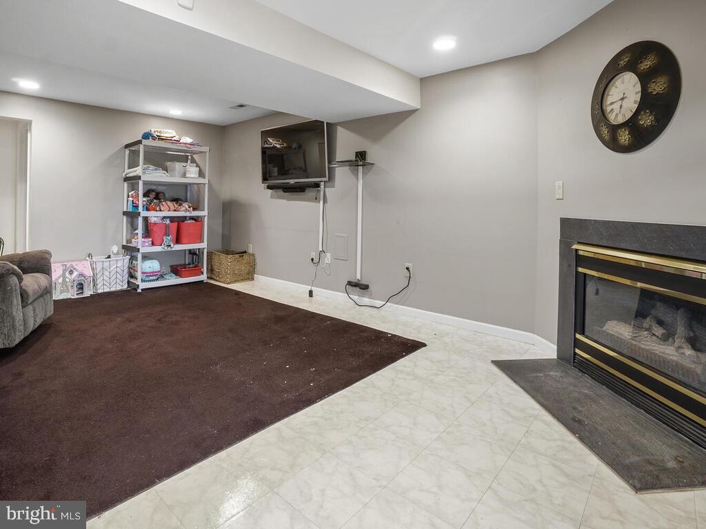 WHITTIER - Residential