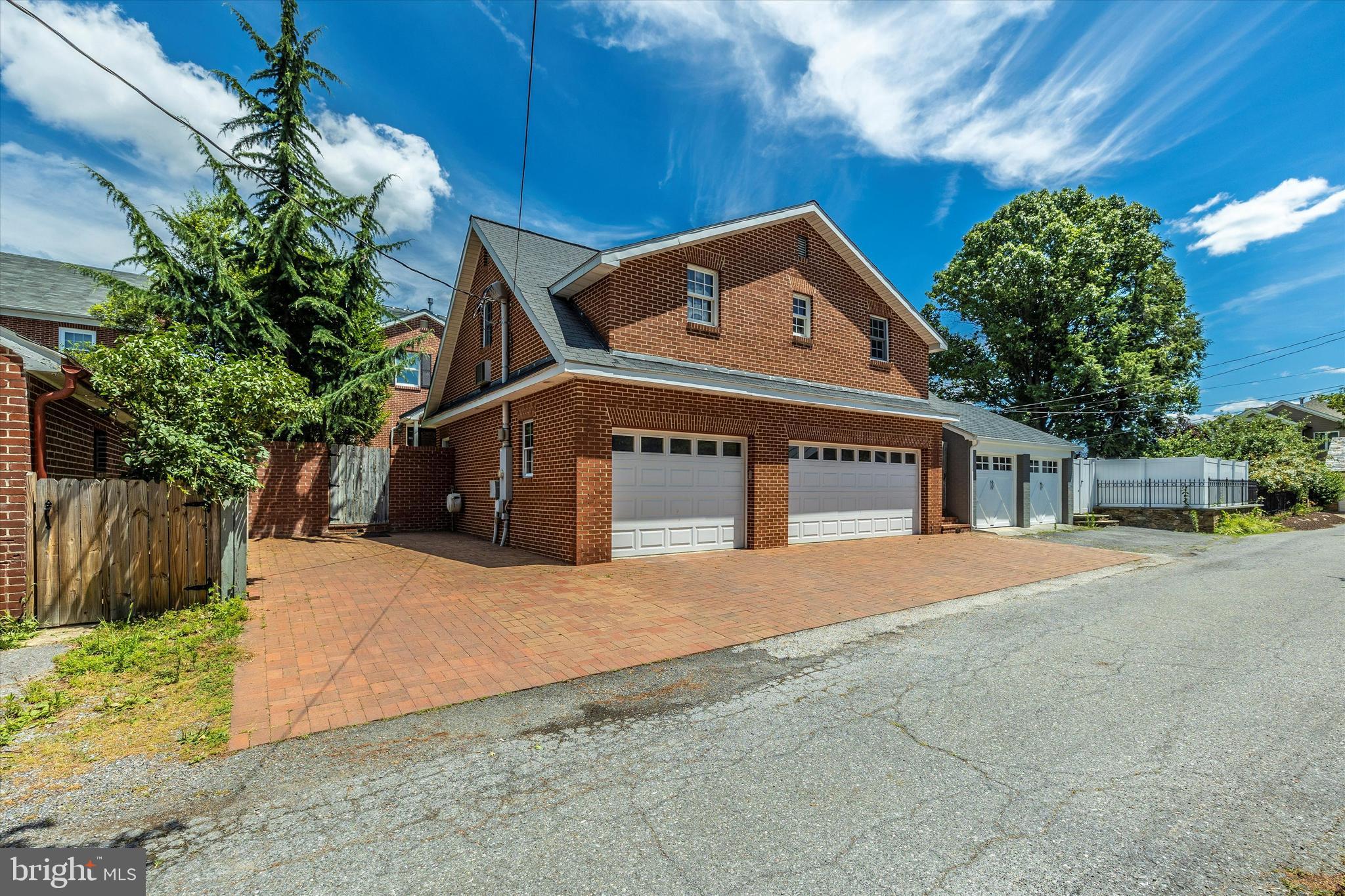 BAKER PARK - Residential