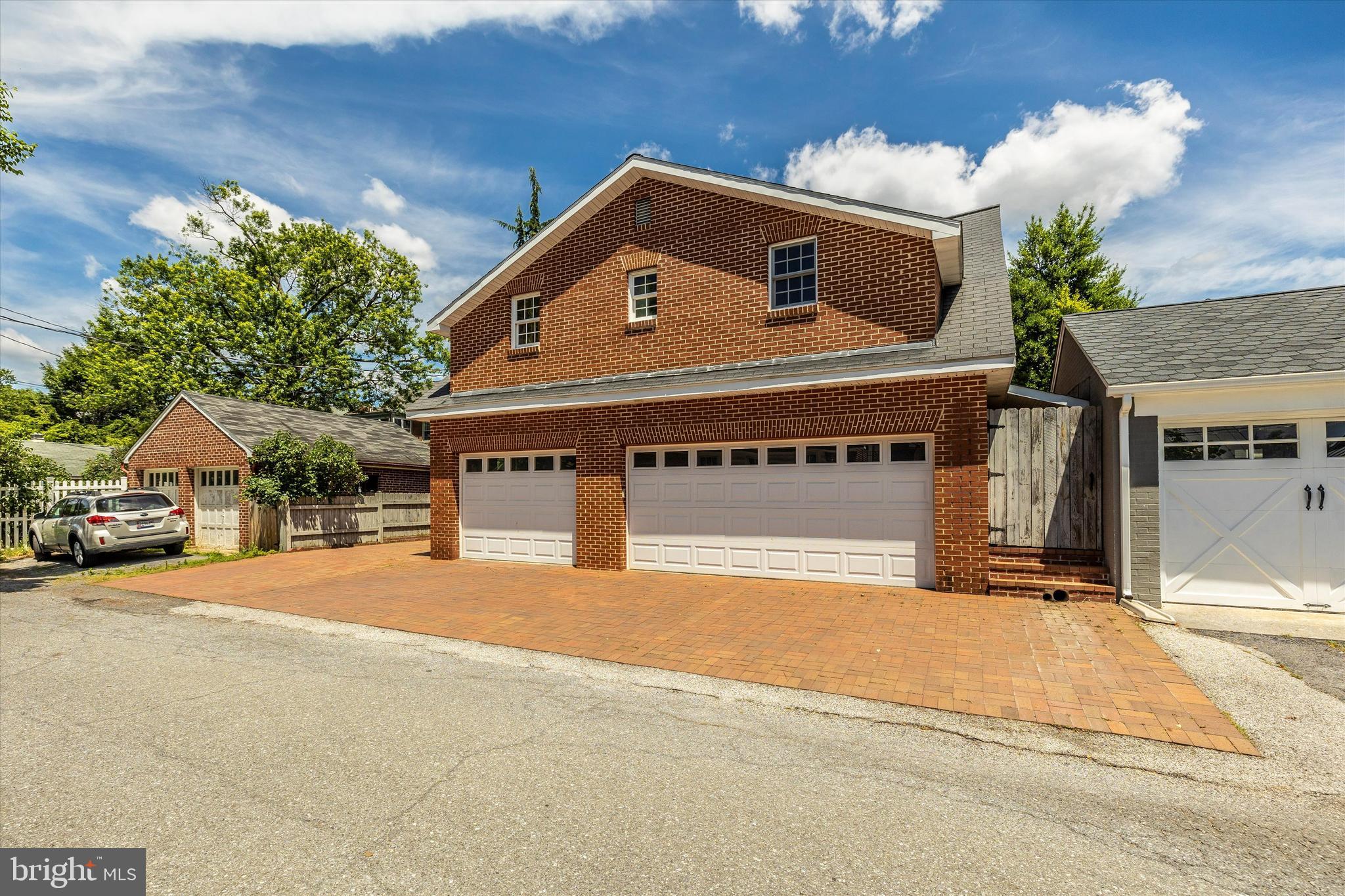 BAKER PARK - Residential