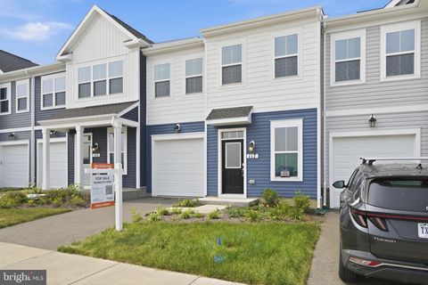 Townhouse For Sale - 117 Castaway Place<br/> WINCHESTER, VA 22603