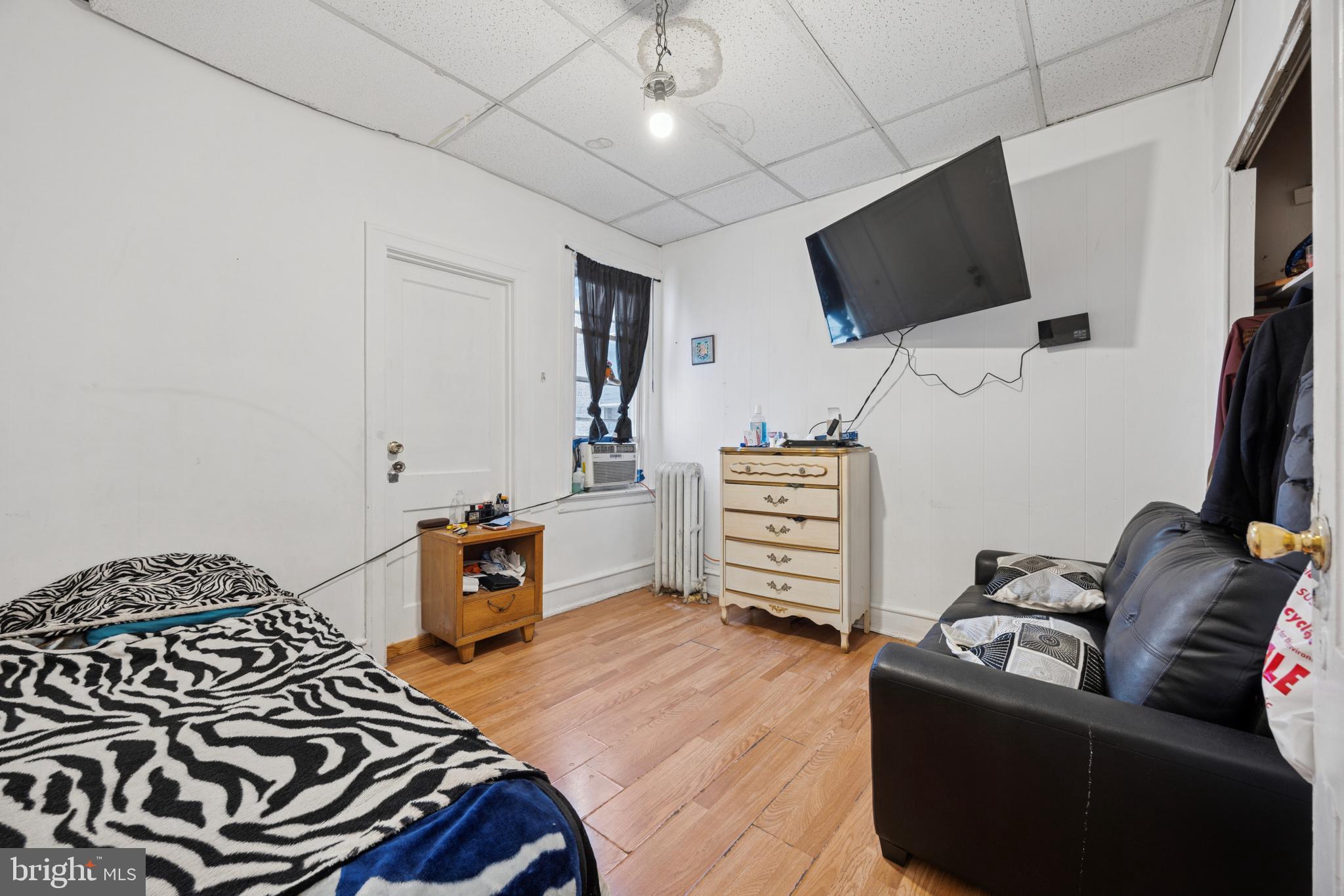 PHILADELPHIA (WEST) - Residential