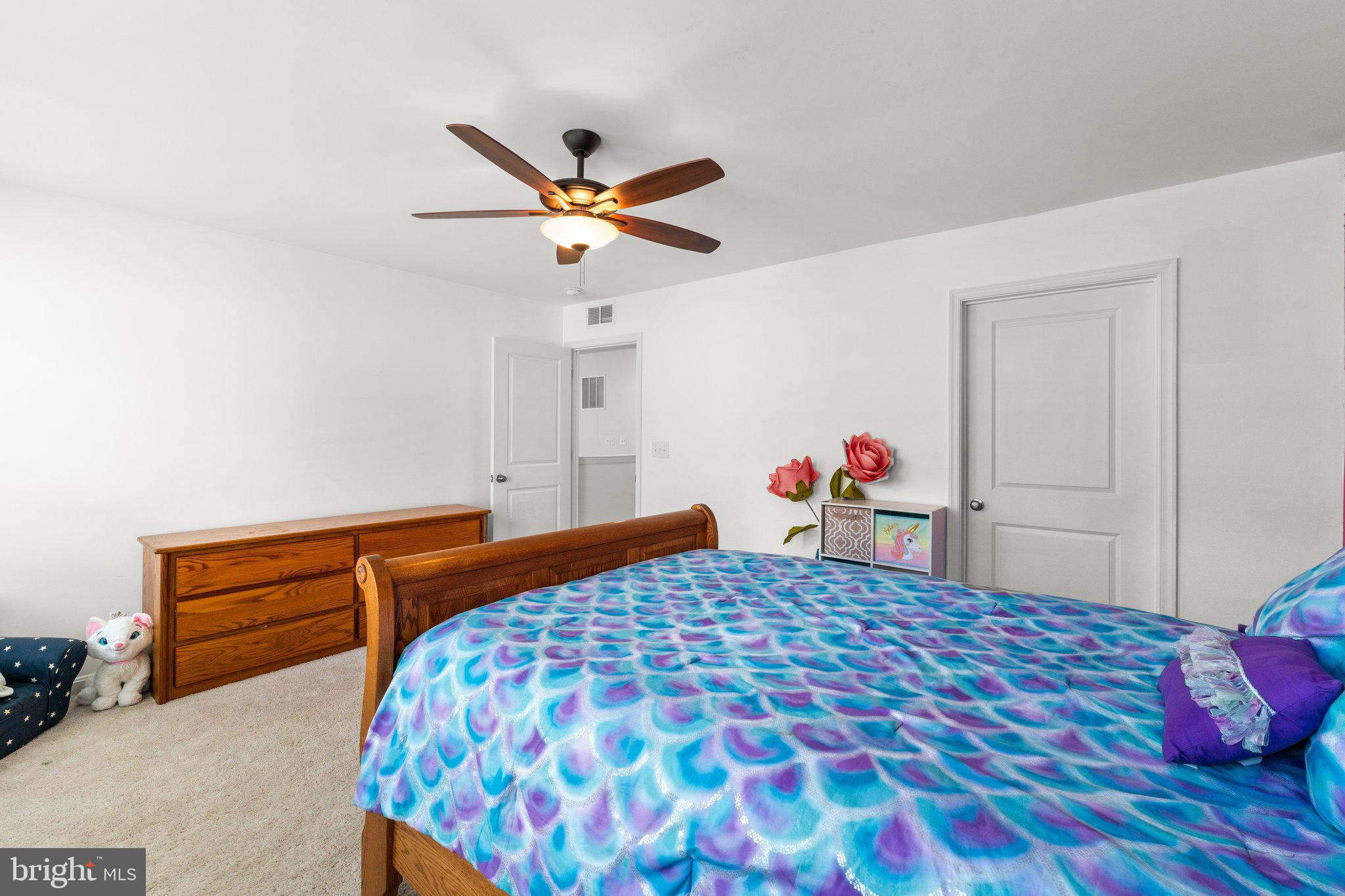 SHELTON KNOLLS - Residential Lease