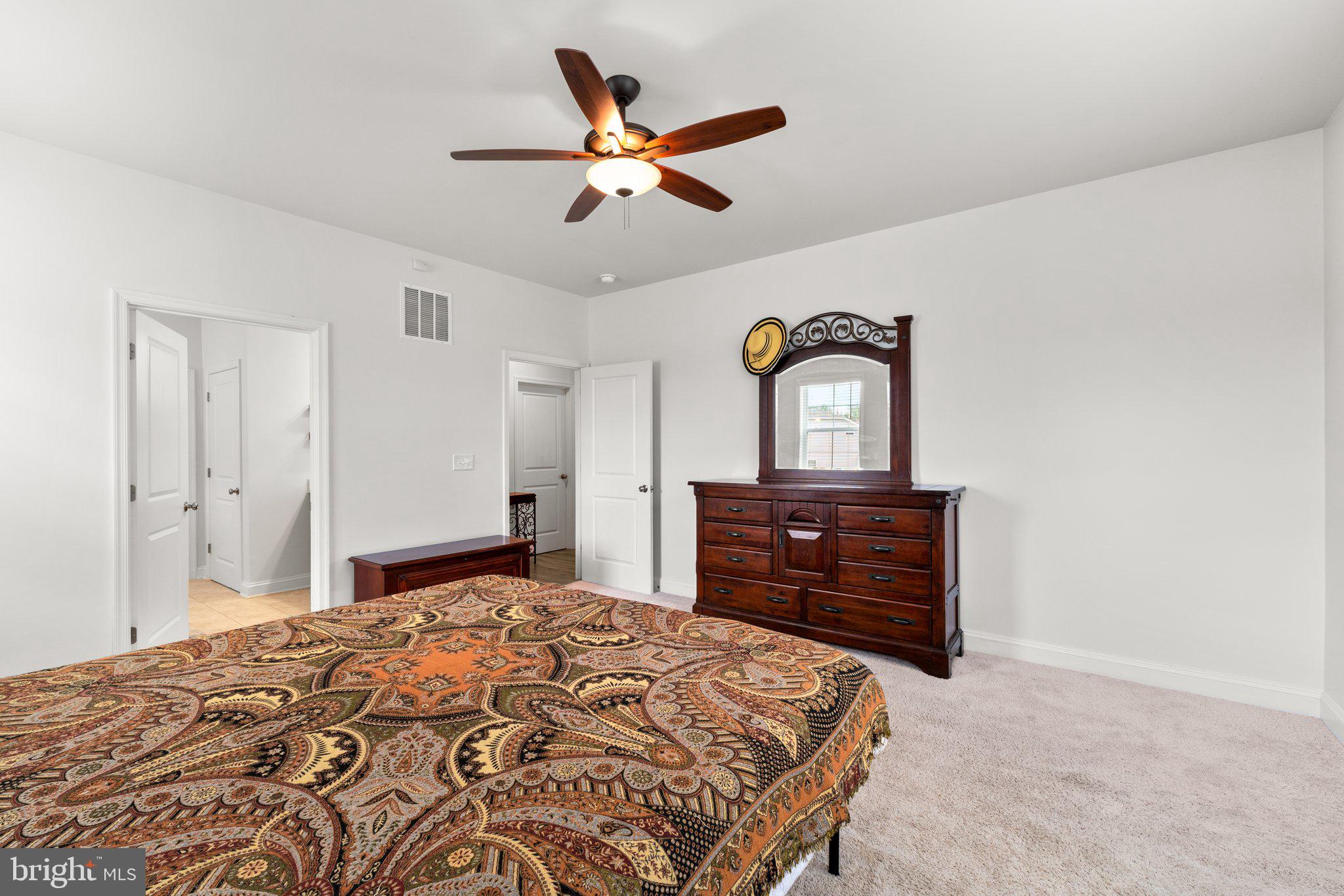 SHELTON KNOLLS - Residential Lease