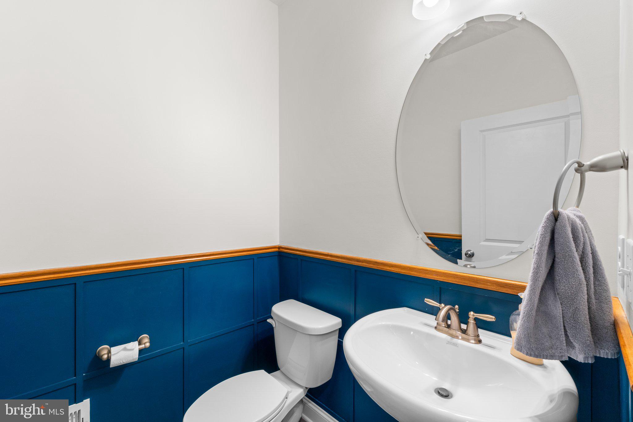 SHELTON KNOLLS - Residential Lease