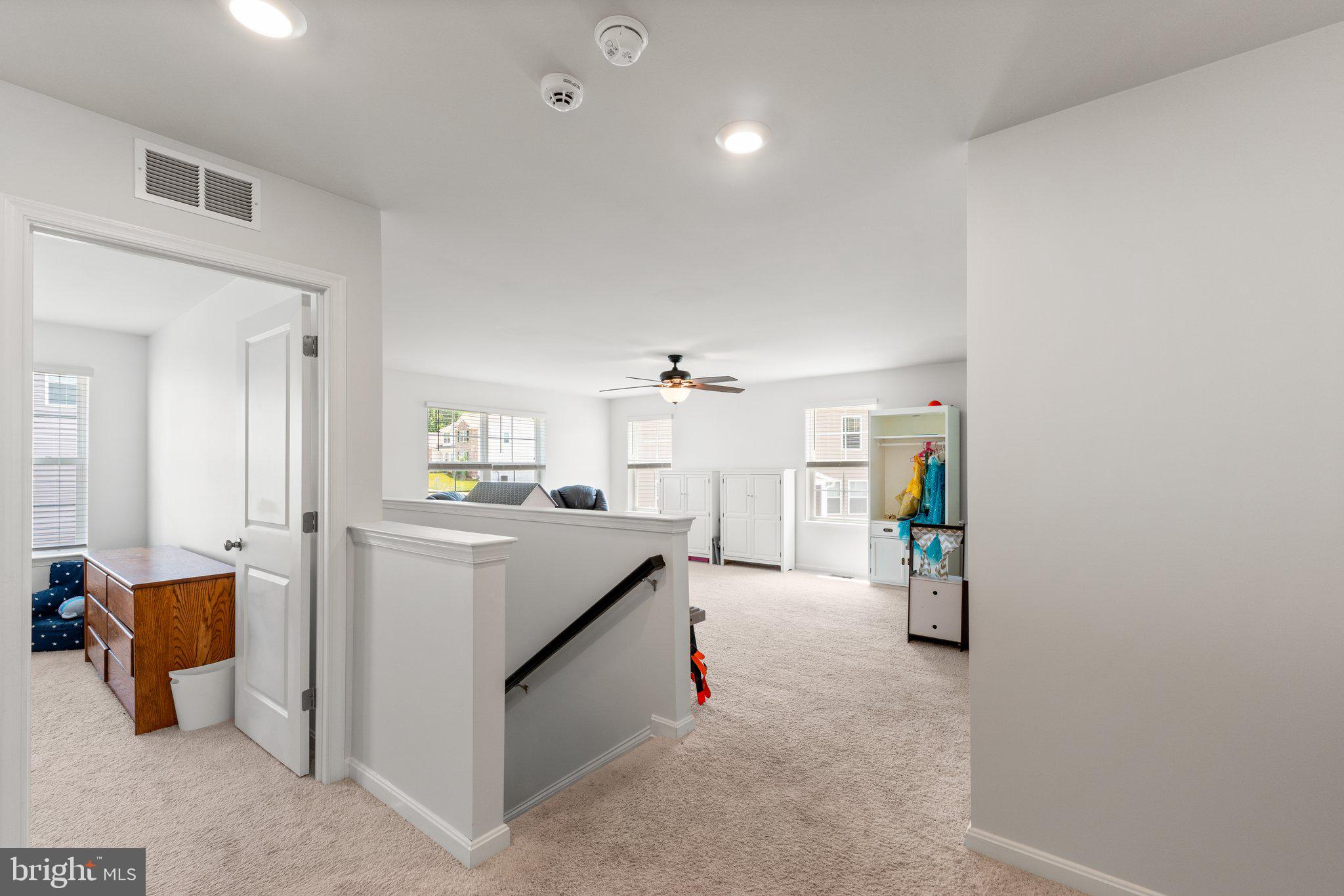 SHELTON KNOLLS - Residential Lease