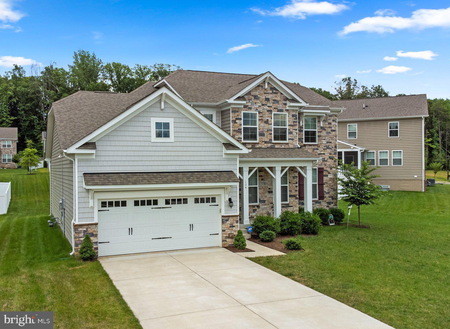 SHELTON KNOLLS - Residential Lease