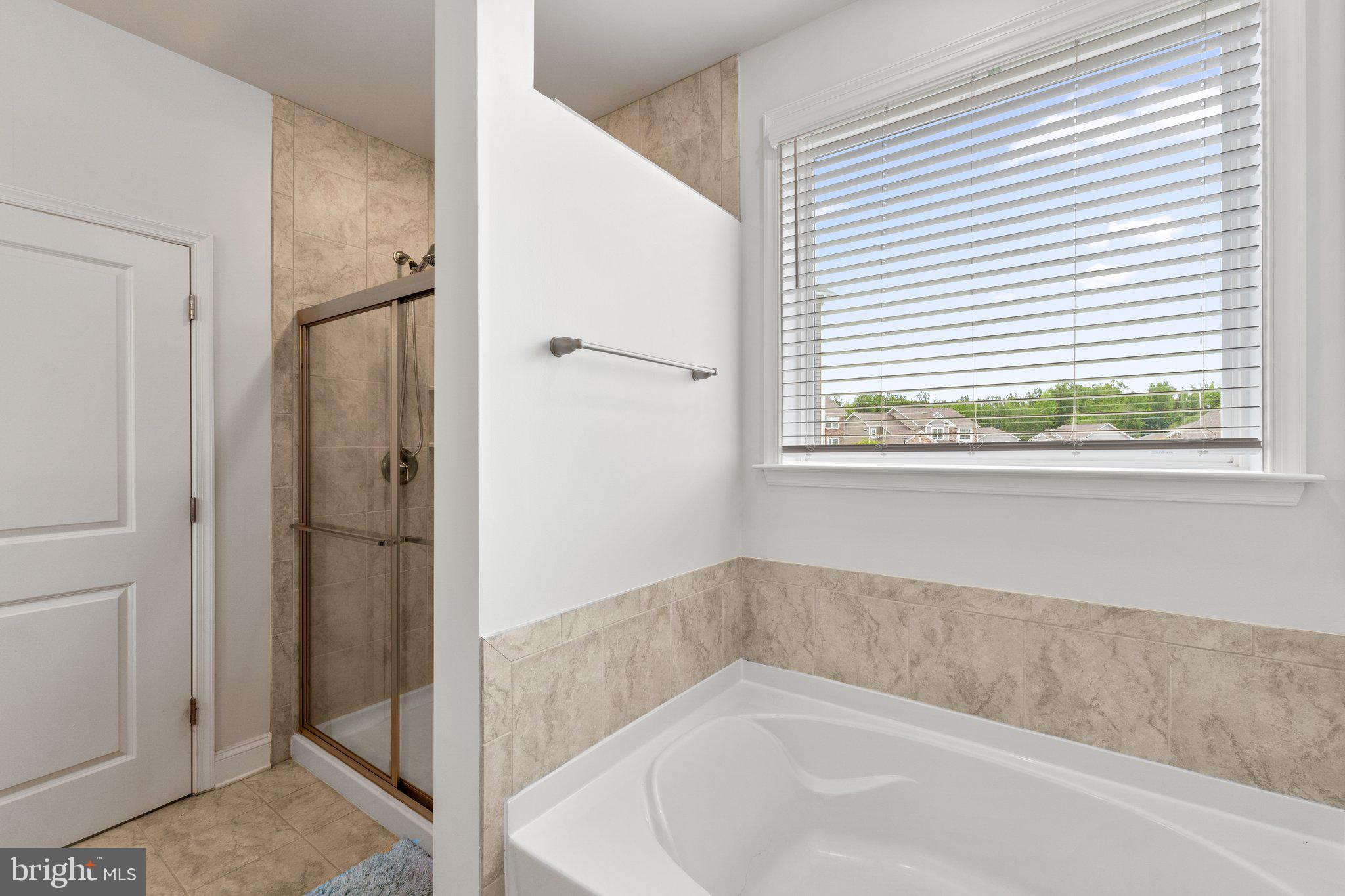 SHELTON KNOLLS - Residential Lease