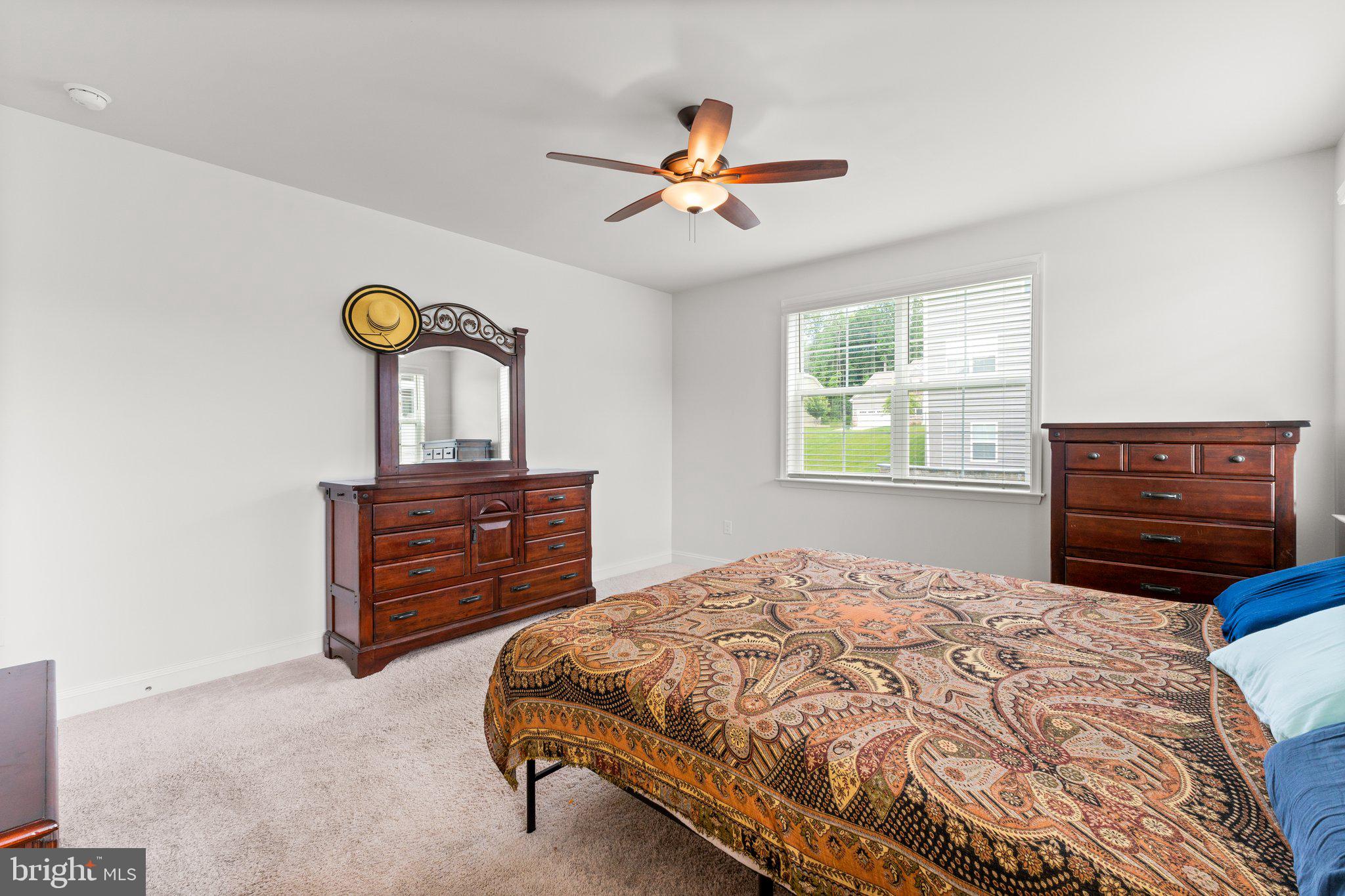 SHELTON KNOLLS - Residential Lease