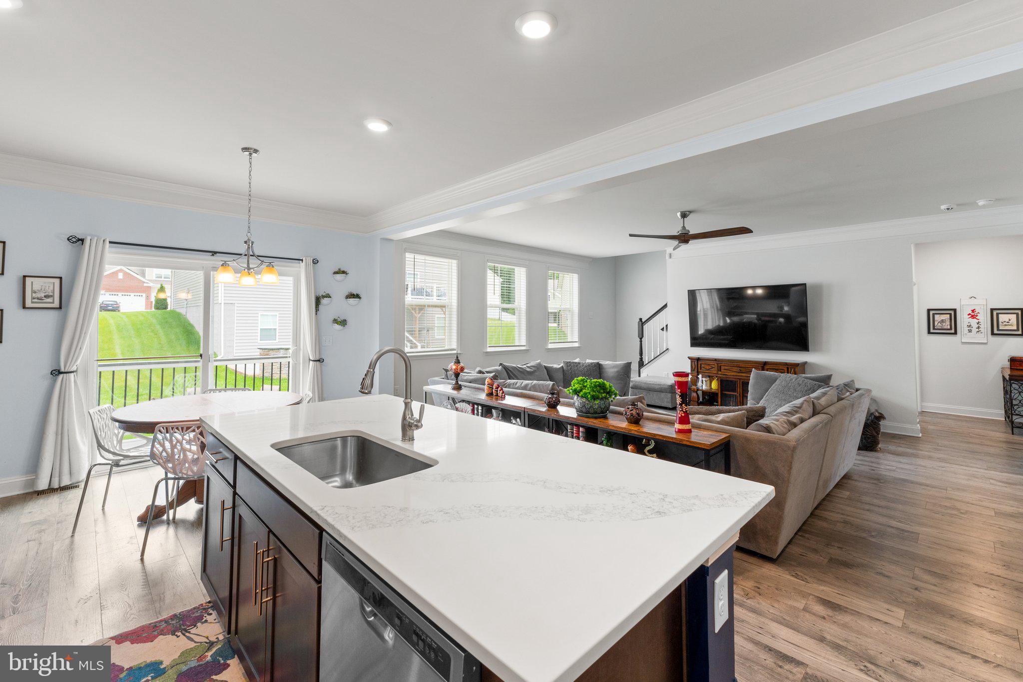 SHELTON KNOLLS - Residential Lease