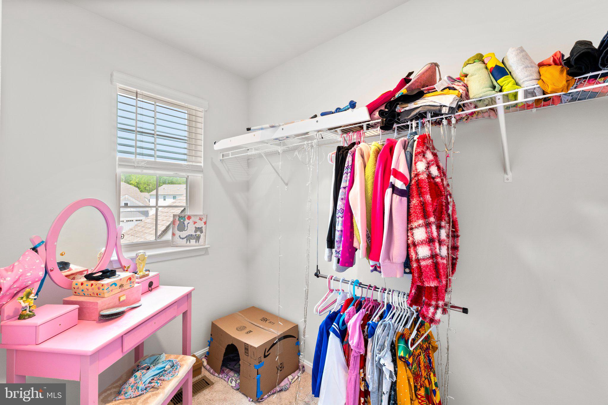 SHELTON KNOLLS - Residential Lease