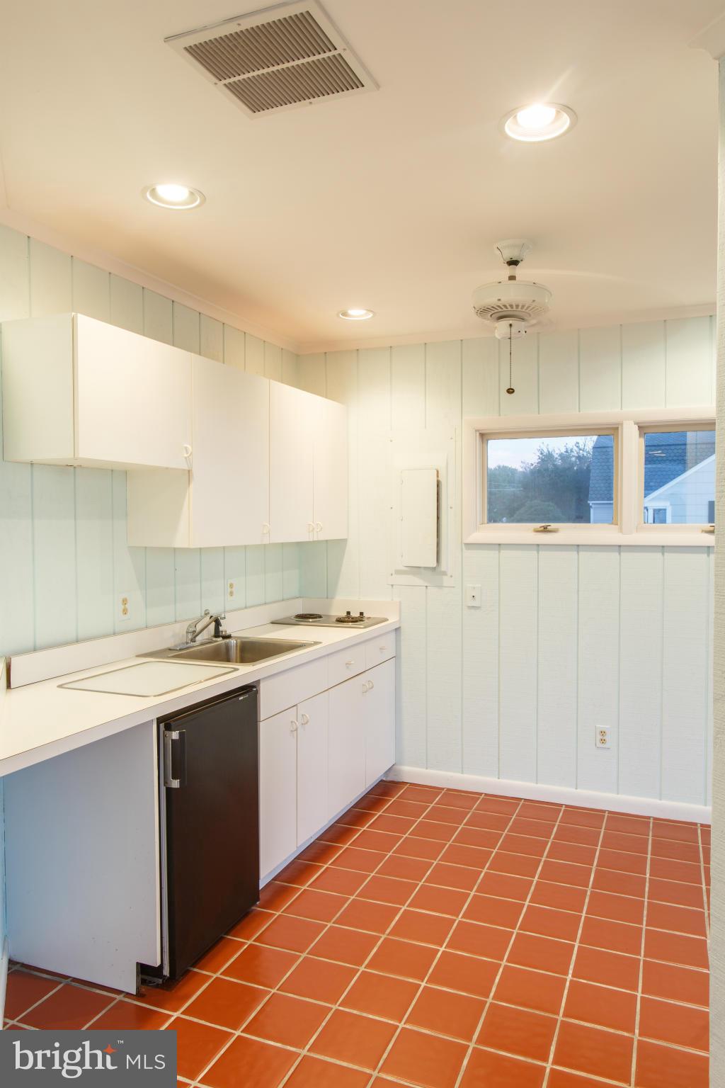 QUEEN ANNE COLONY - Residential