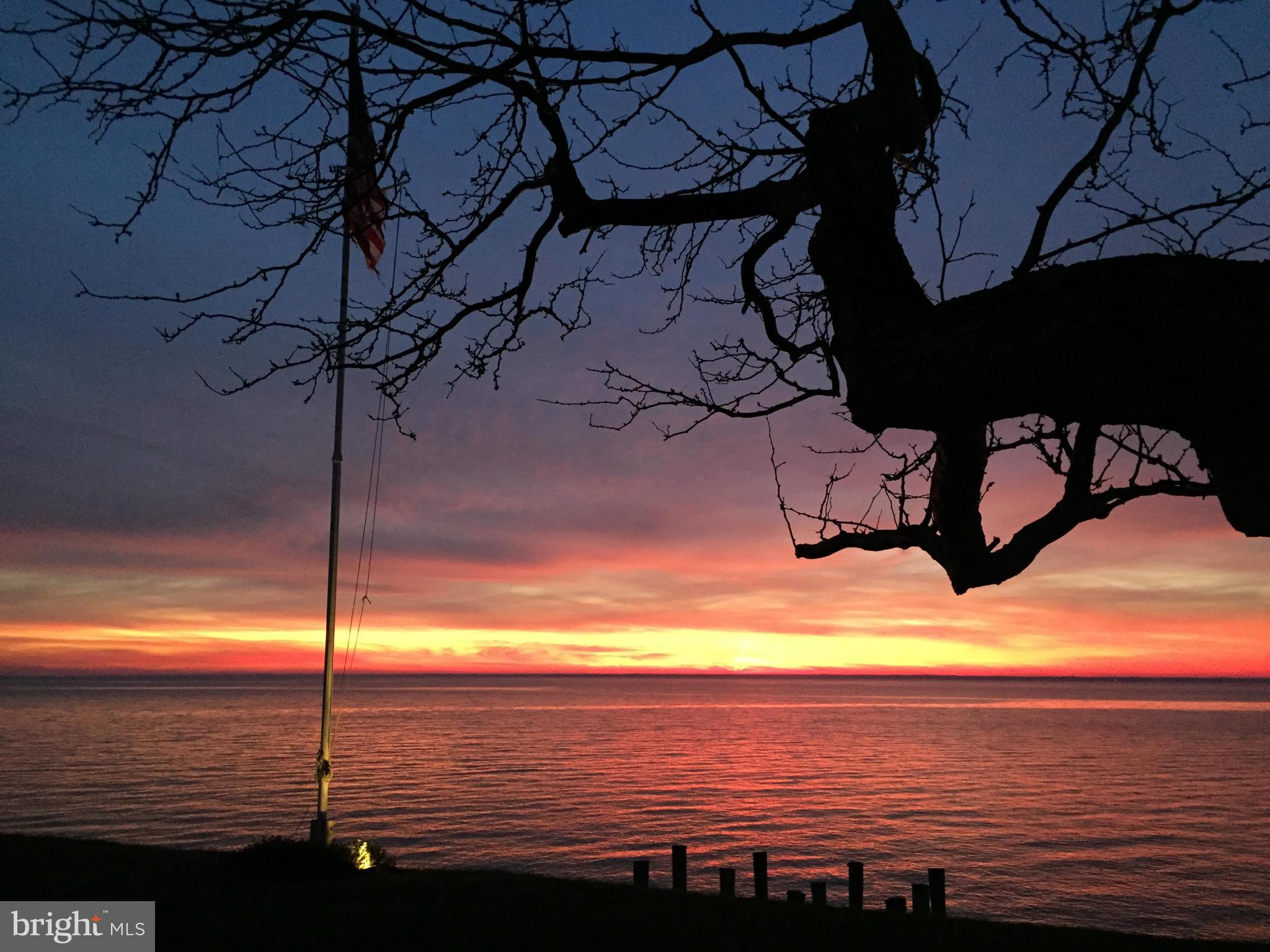 QUEEN ANNE COLONY - Residential