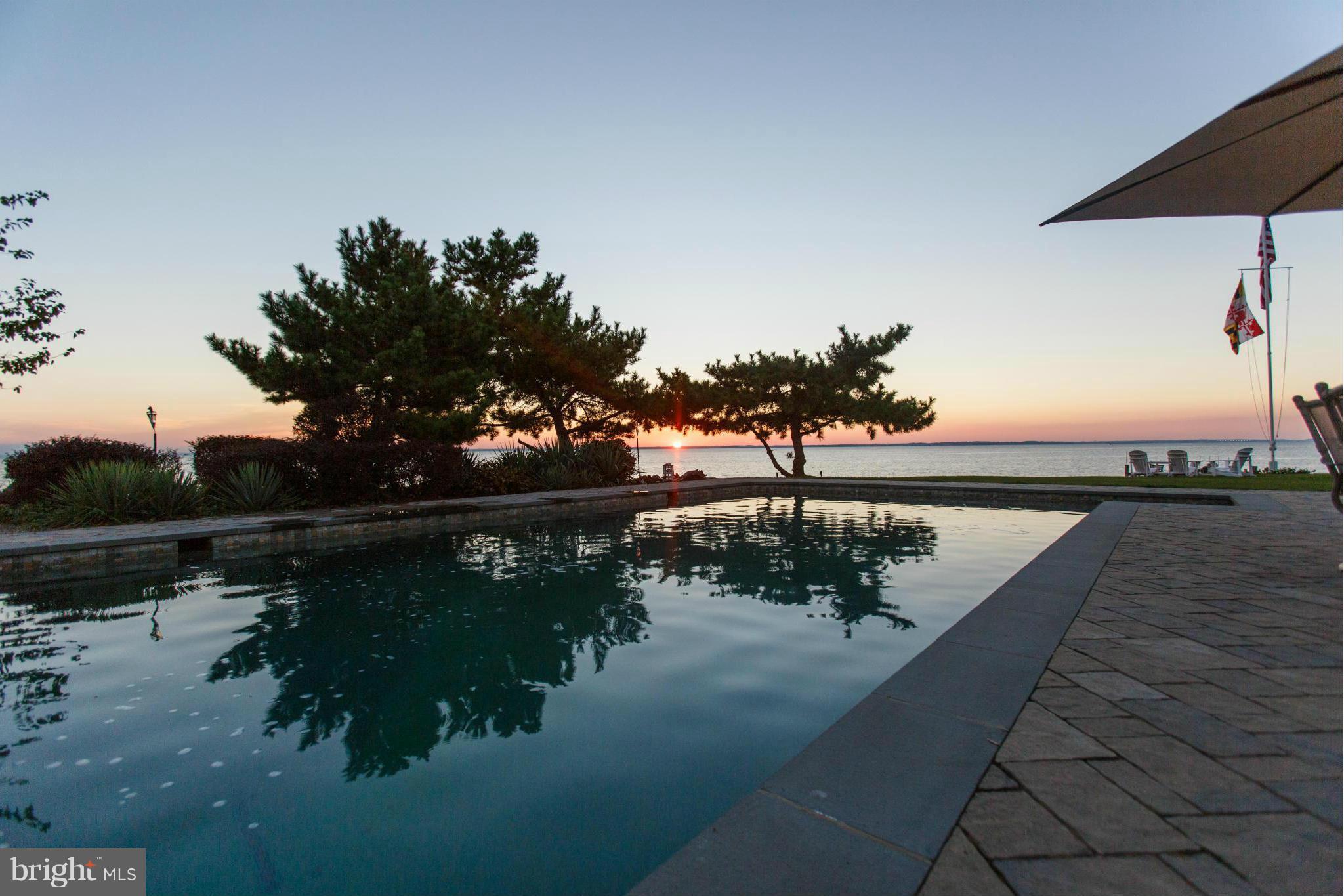 QUEEN ANNE COLONY - Residential