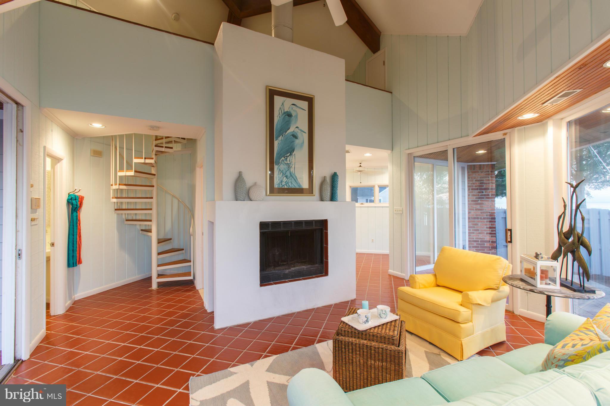 QUEEN ANNE COLONY - Residential