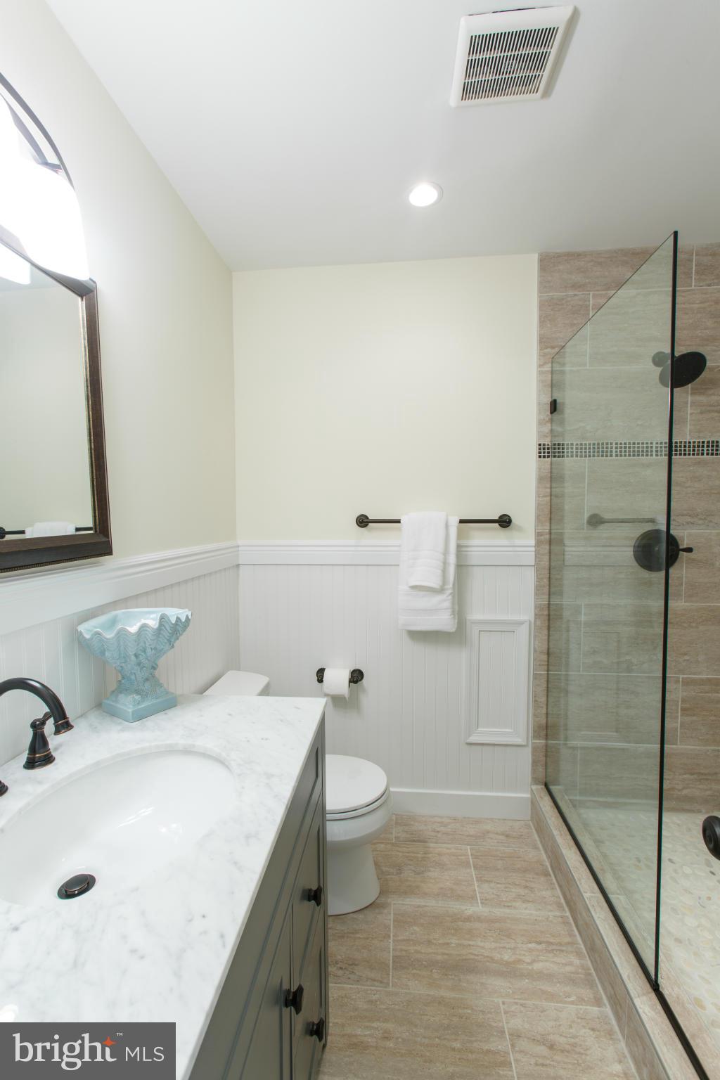 QUEEN ANNE COLONY - Residential