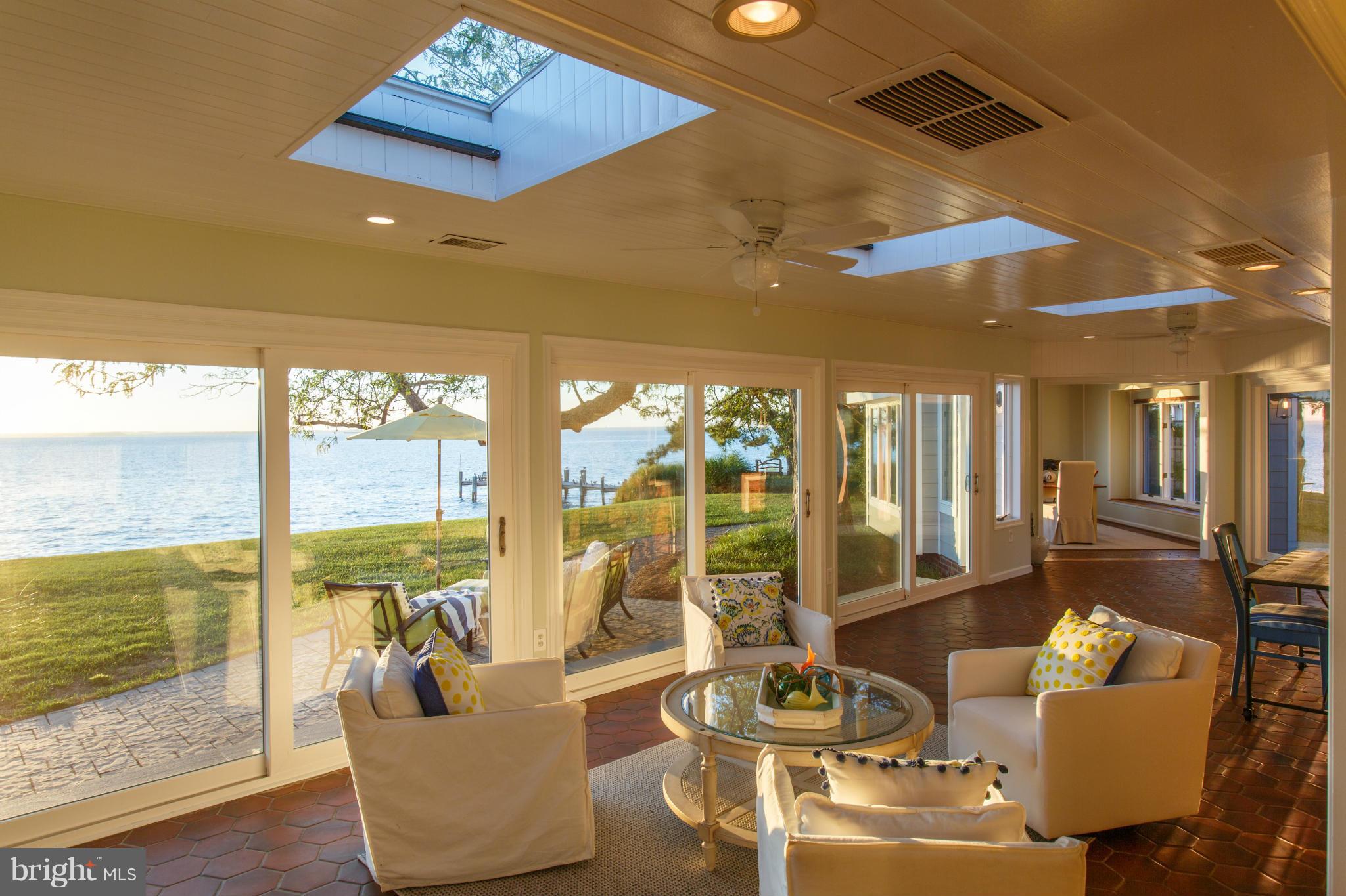 QUEEN ANNE COLONY - Residential