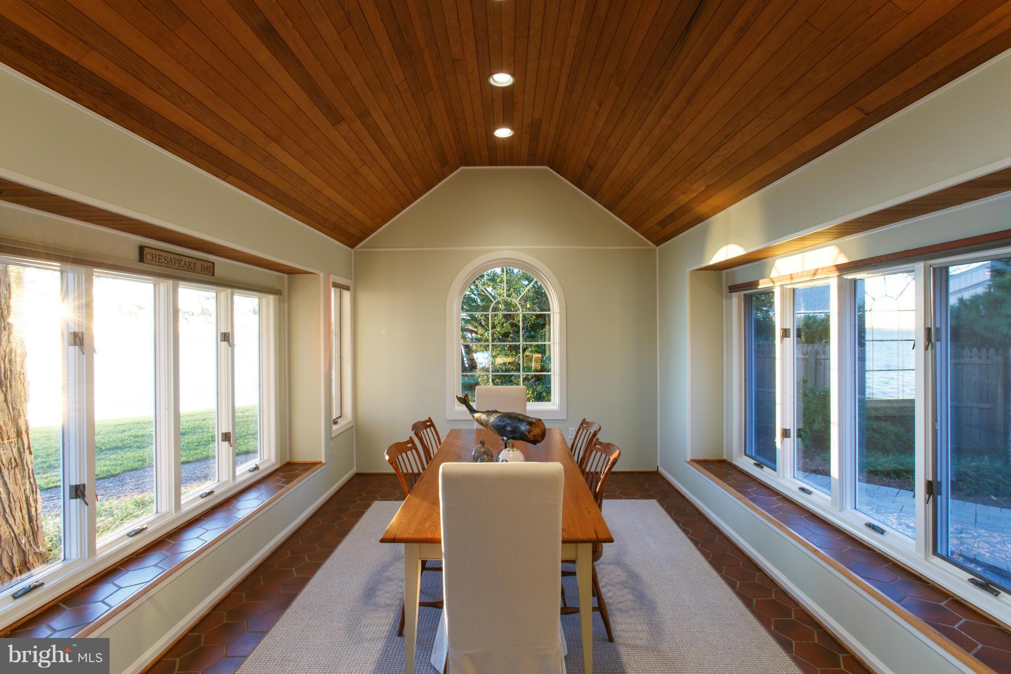 QUEEN ANNE COLONY - Residential