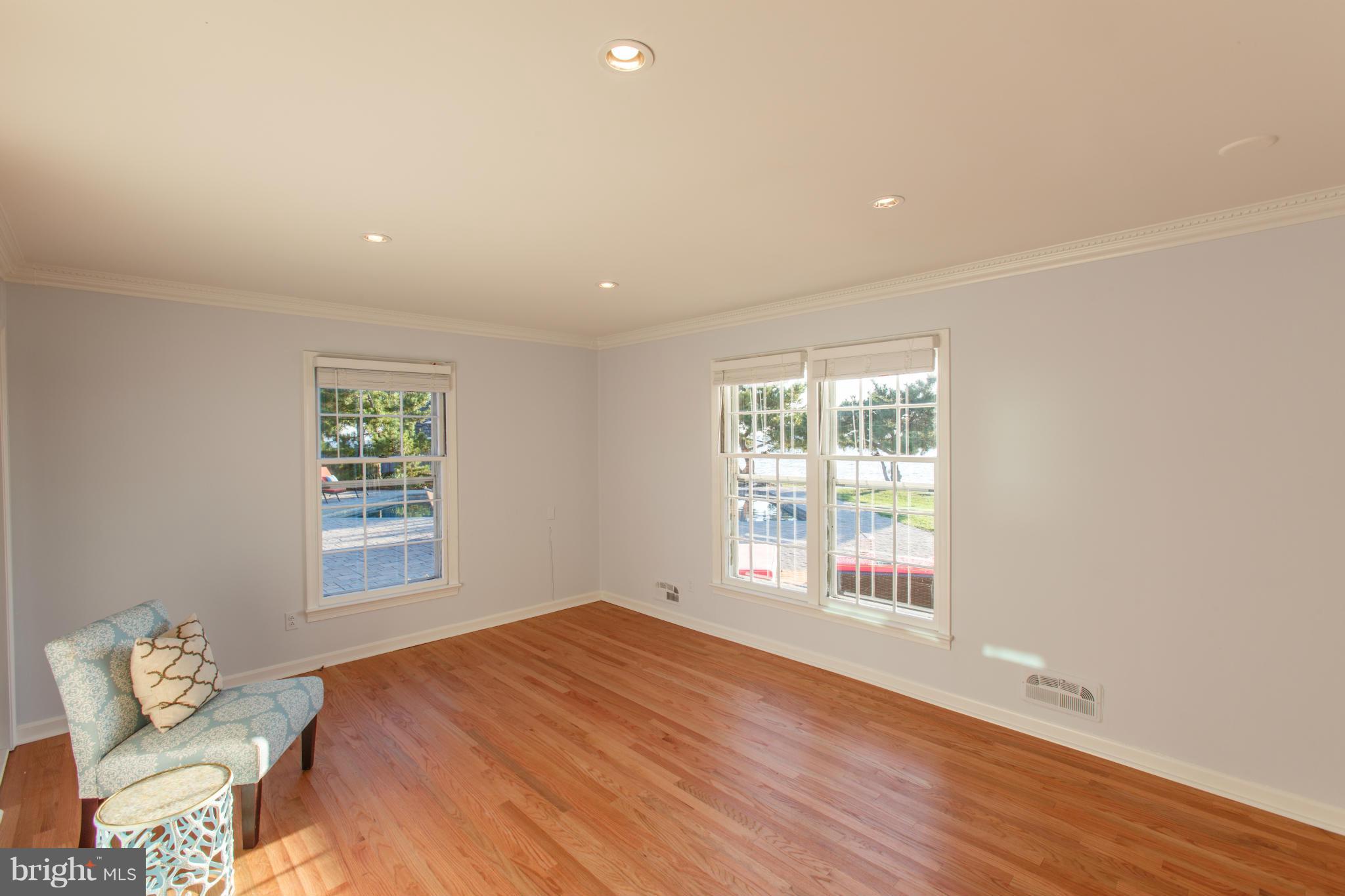 QUEEN ANNE COLONY - Residential