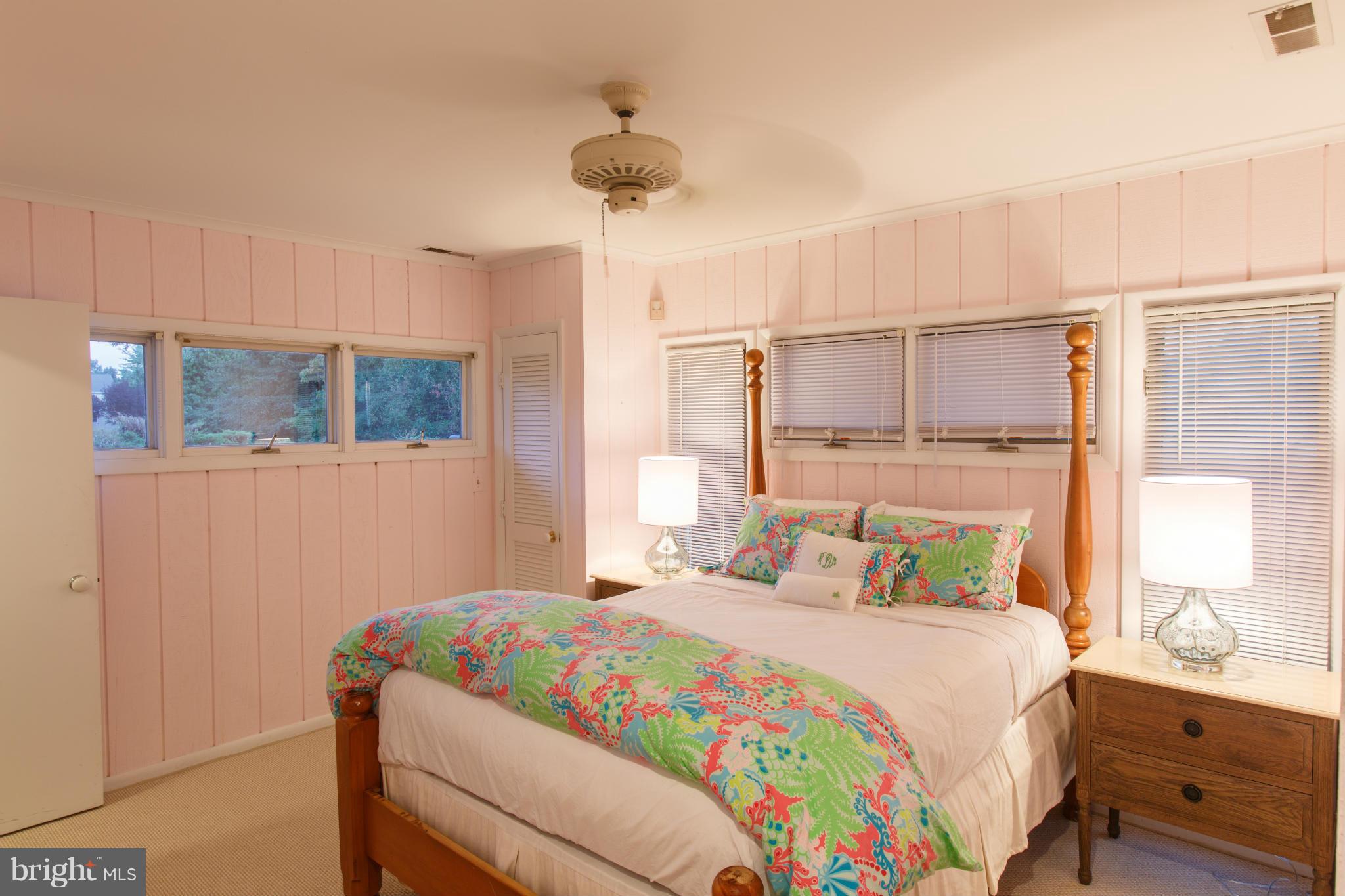 QUEEN ANNE COLONY - Residential