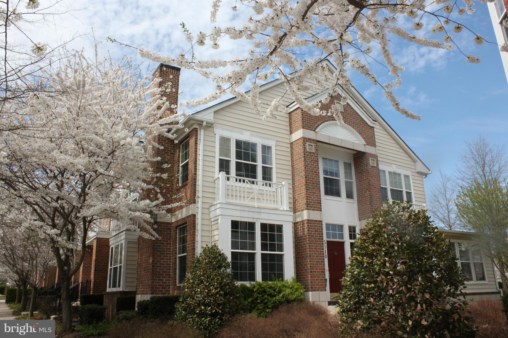 Sought after end of group luxury TH in River Hill. This short sale simply needs some carpet, paint and TLC. Features include 4 BR and 4.5 BA, First floor master bedroom, hardwood floors, Upgraded cabinetry, Corian Counters, Cathedral ceilings, Large finished basement, Two car garage, and more. Easy walking distance to River Hill HS and the village center,