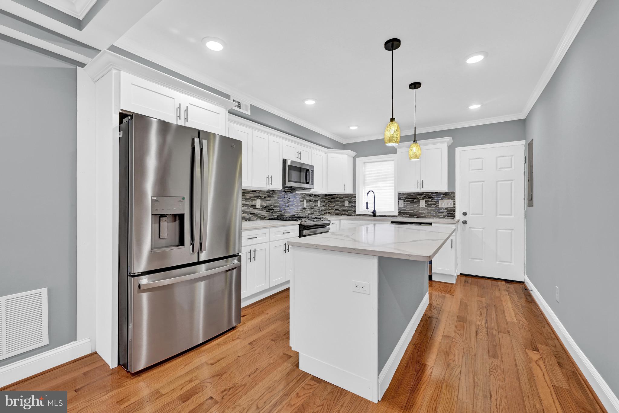 BIDDLE STREET - Residential