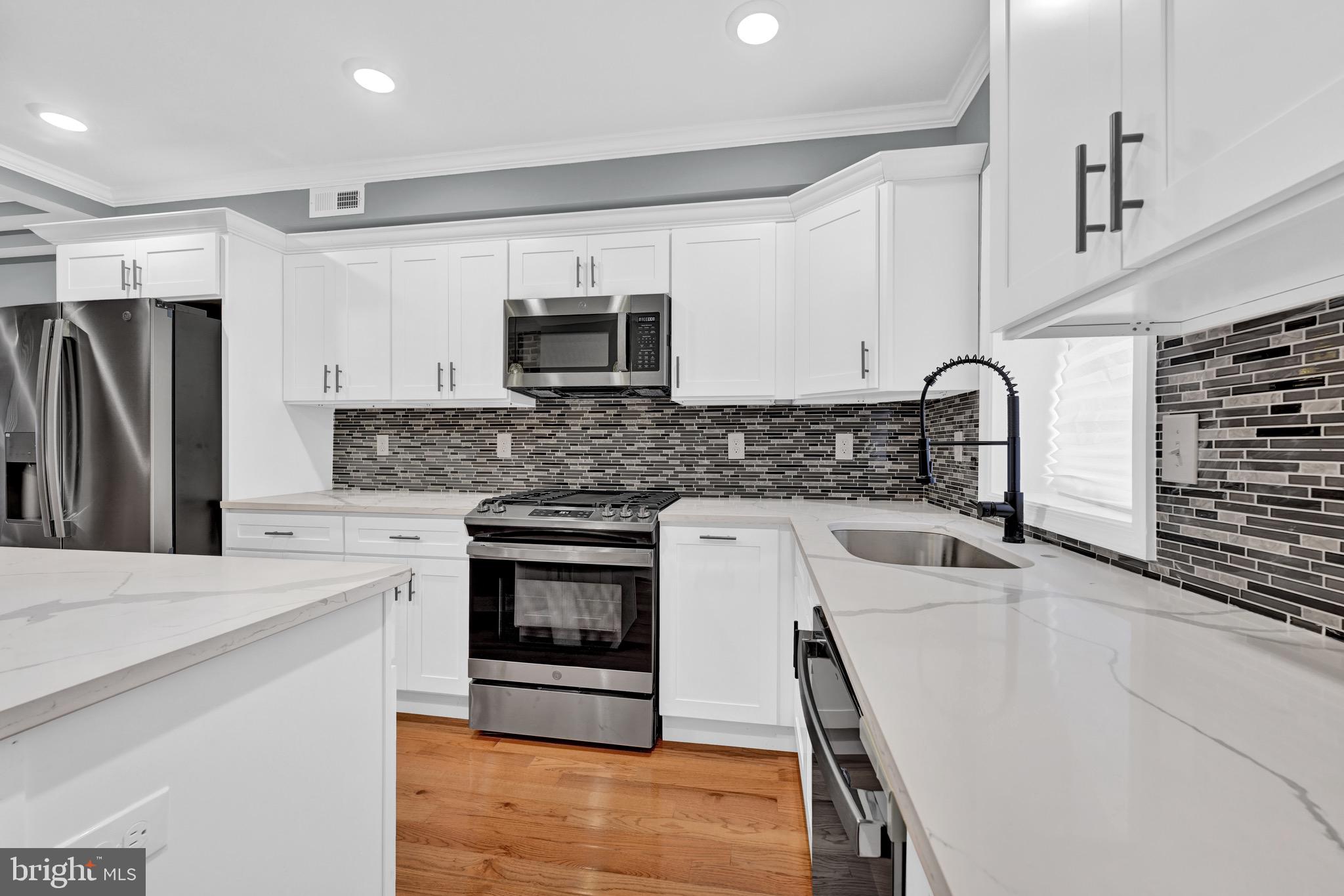 BIDDLE STREET - Residential