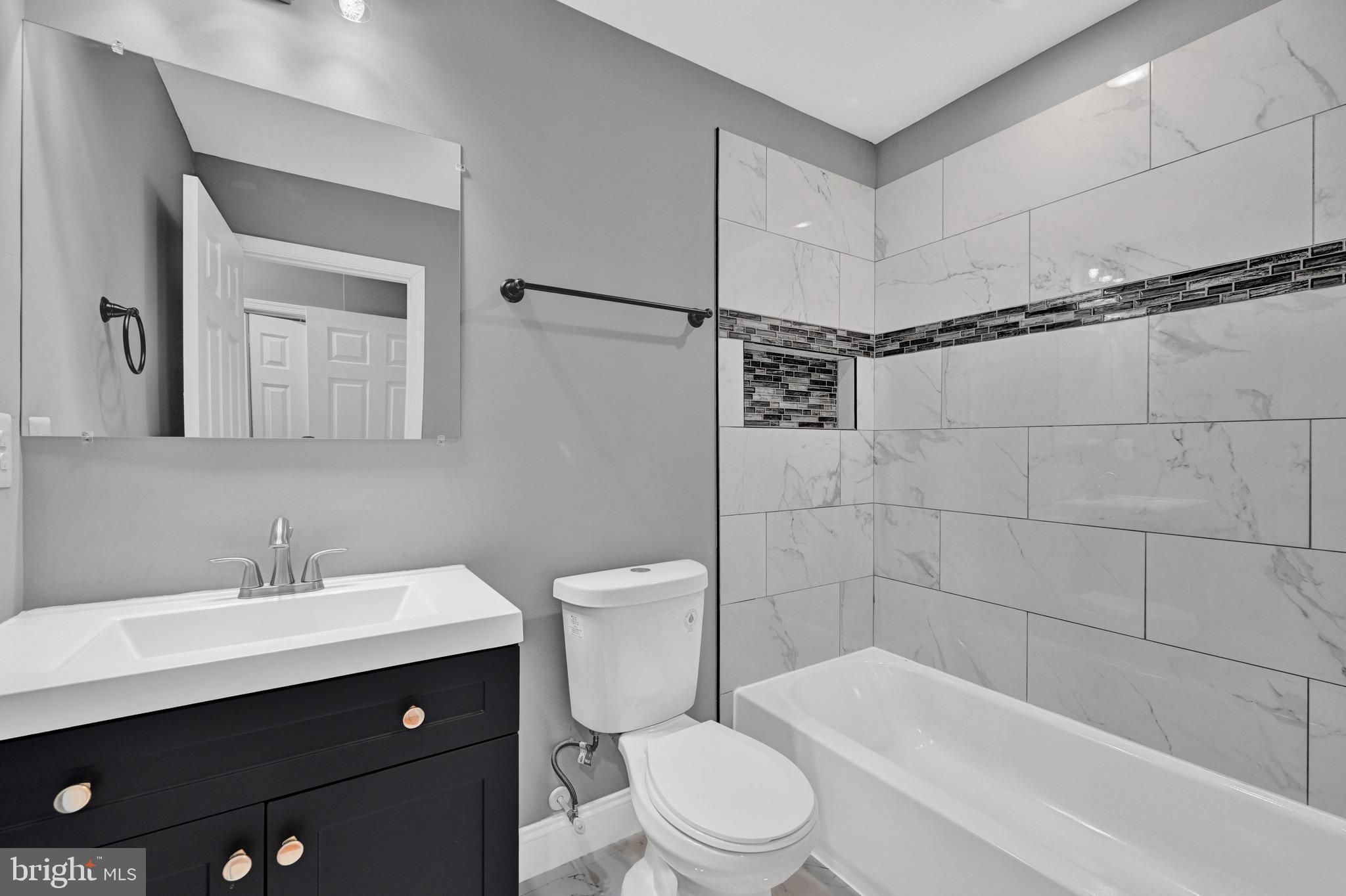 BIDDLE STREET - Residential