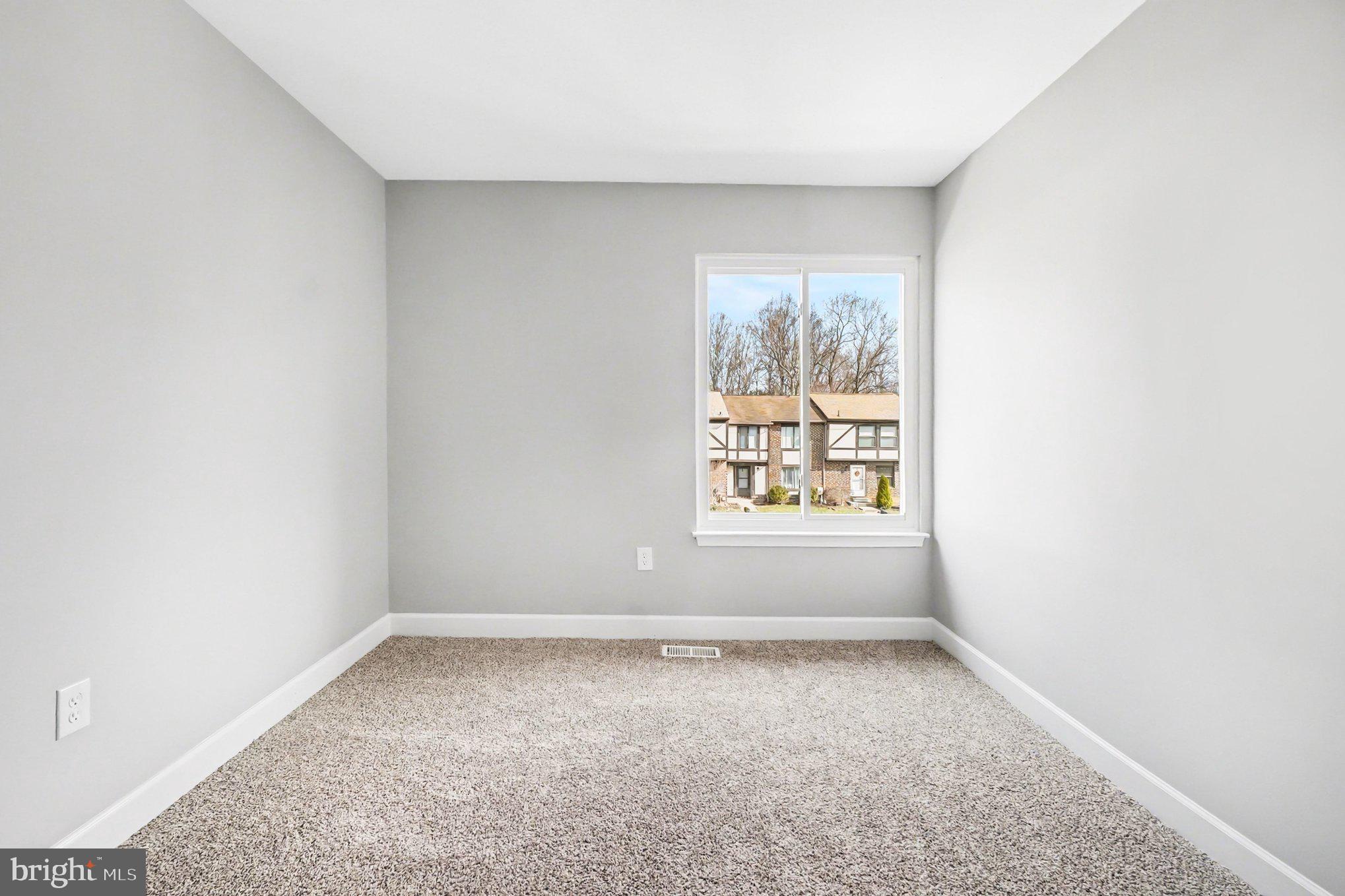 SEVEN COURTS - Residential