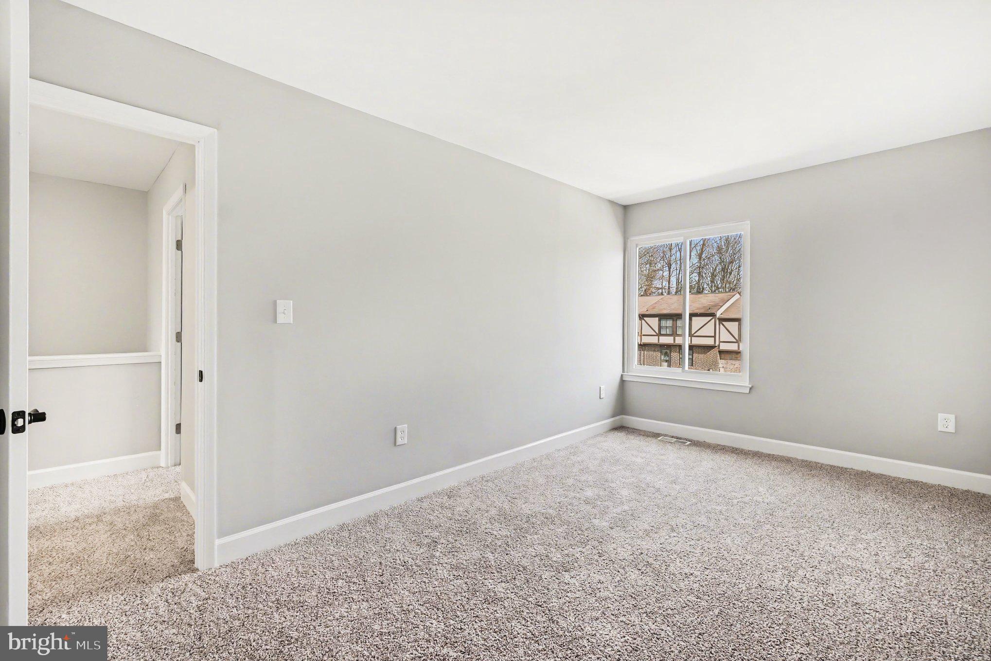 SEVEN COURTS - Residential