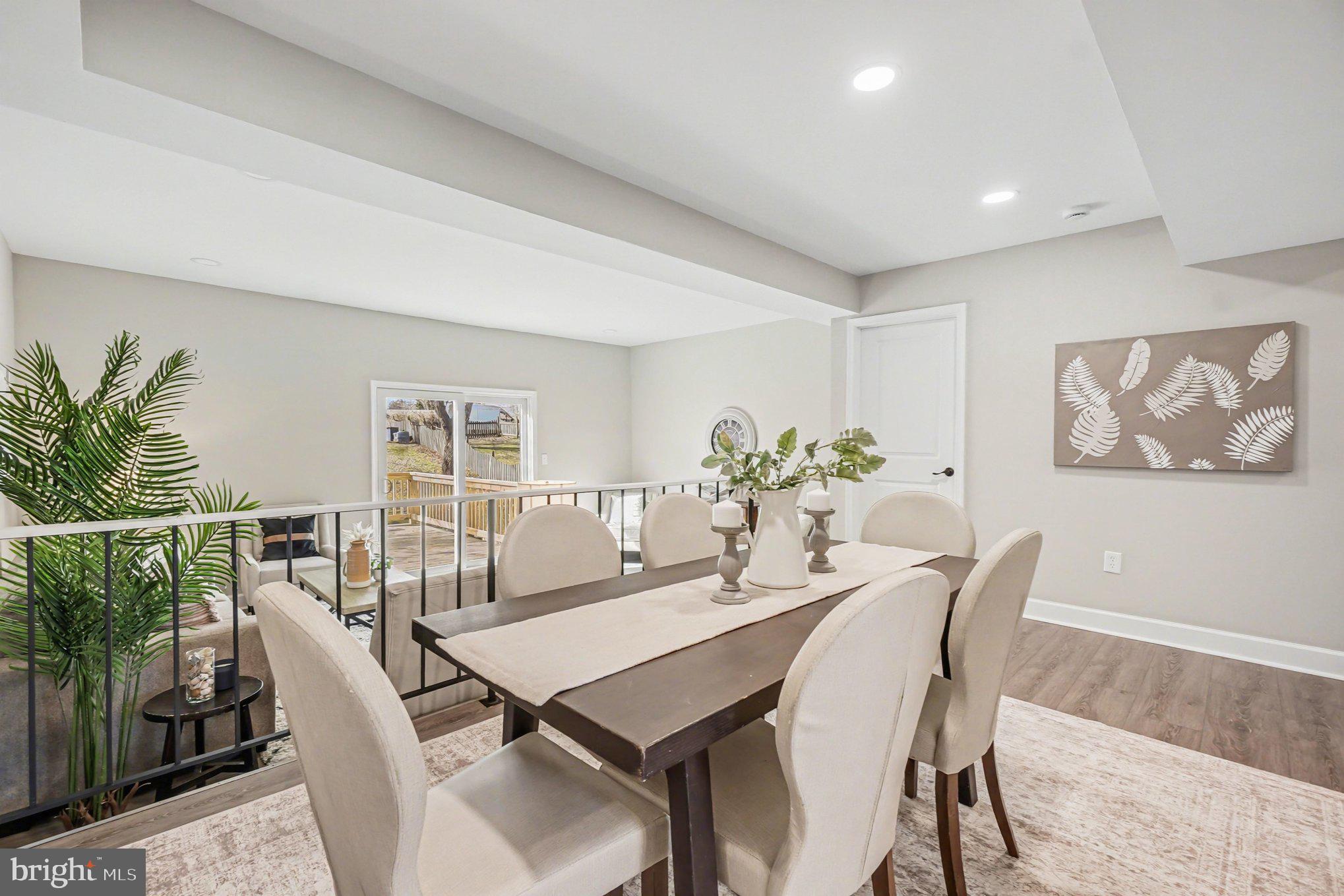 SEVEN COURTS - Residential